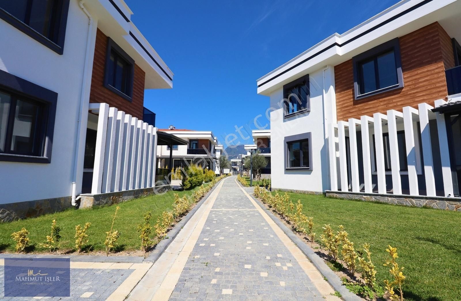 Mahmut İşler'den Güre'de Havuzlu Sitede 3+1 Süper Lüks Villa - Görsel 2