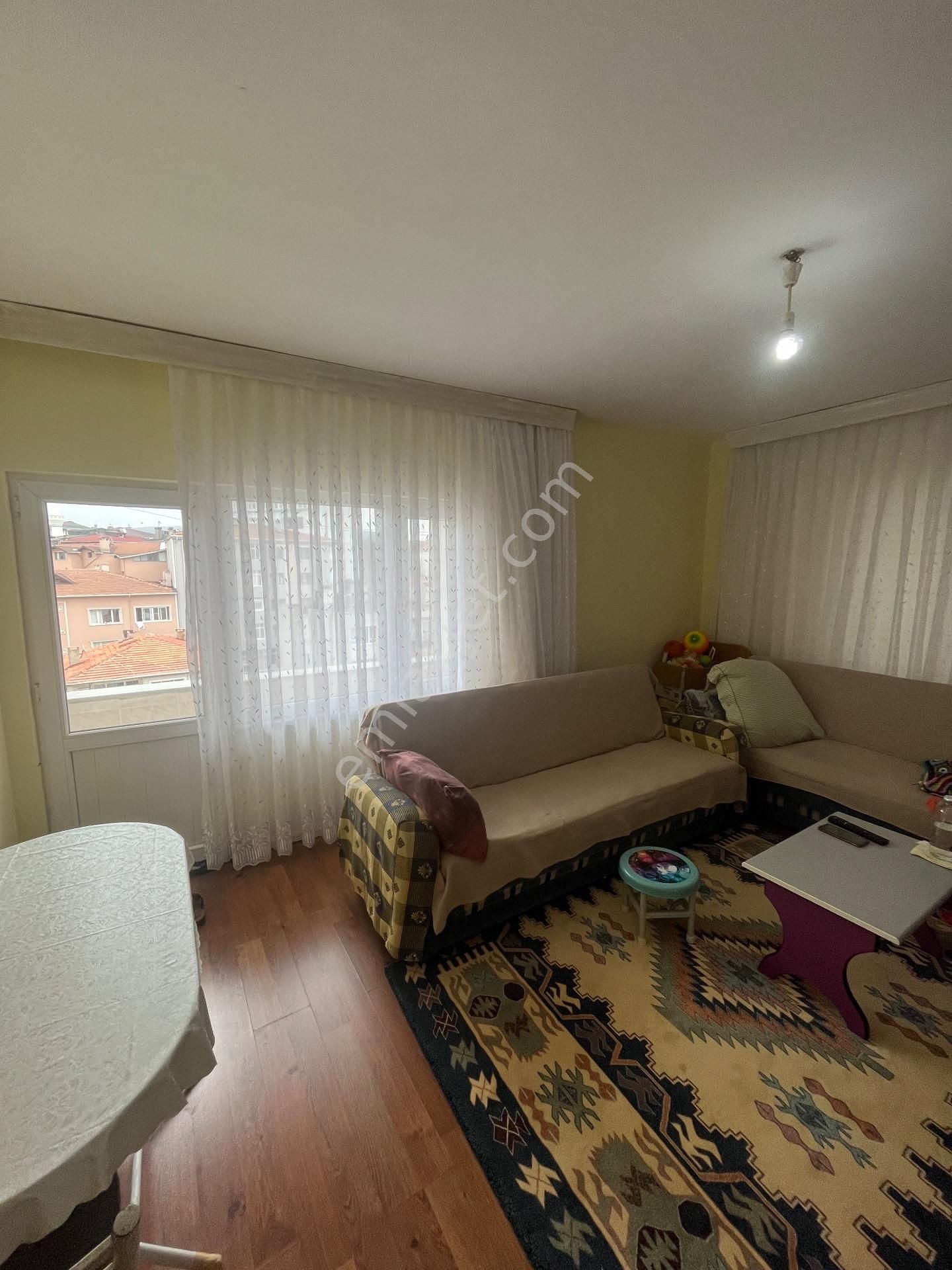 Sarıyer Bahçeköy Merkez Satılık Daire  BAHÇEKÖY MERKEZDE 2+1 ARA KAT ASANSÖRLÜ BİNADA AİLE APARTMANINDA KELEPİR DAİRE