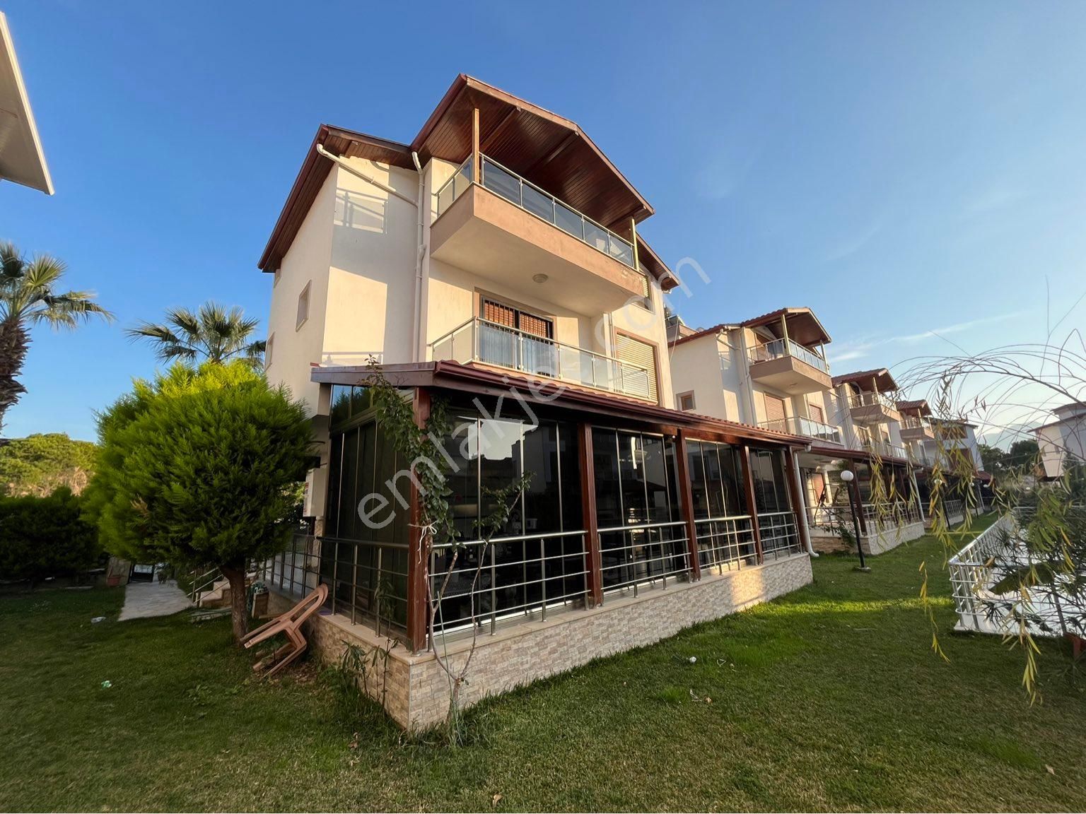 Kuşadası Davutlar Satılık Villa KUŞADASI DAVUTLAR SAHİLİNDE TEK MÜSTAKİL DENİZE 400 metre