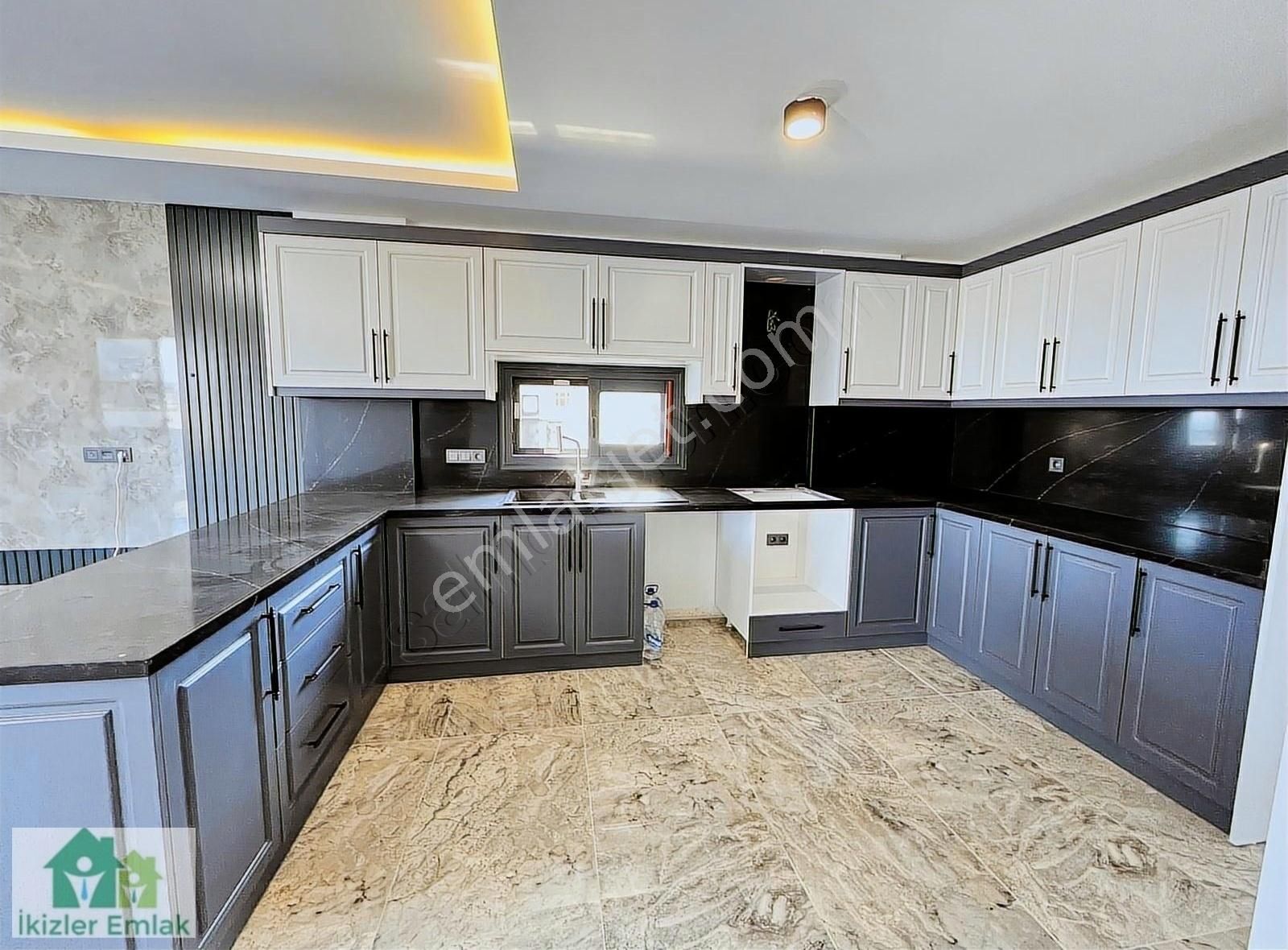 Doğanbey'de Panoramik Deniz Manzaralı Ultra Lüks 3+1 Villa - Görsel 18