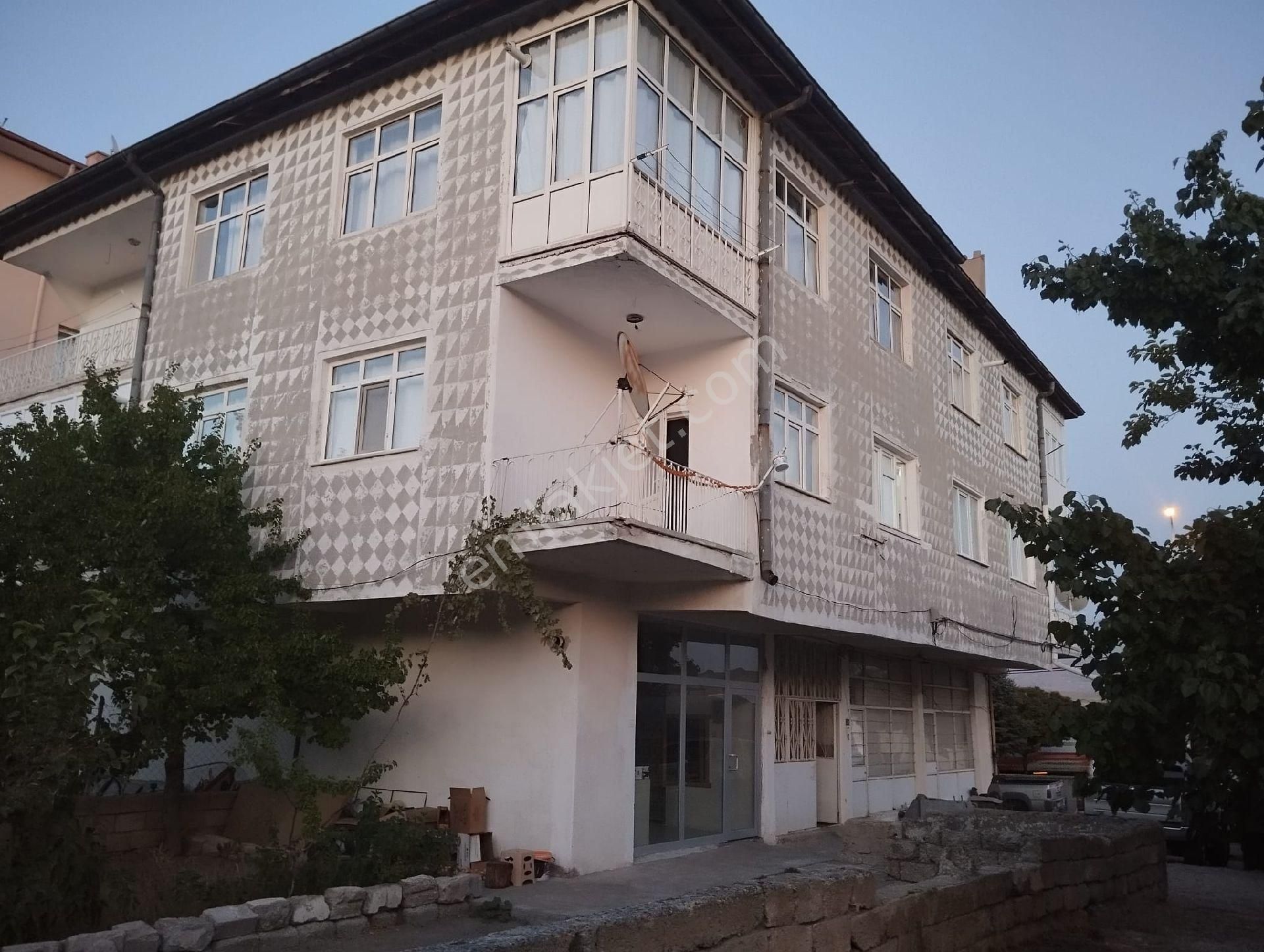 İncesu Bahçesaray Satılık Daire İncesu da orta kat daire 3+1