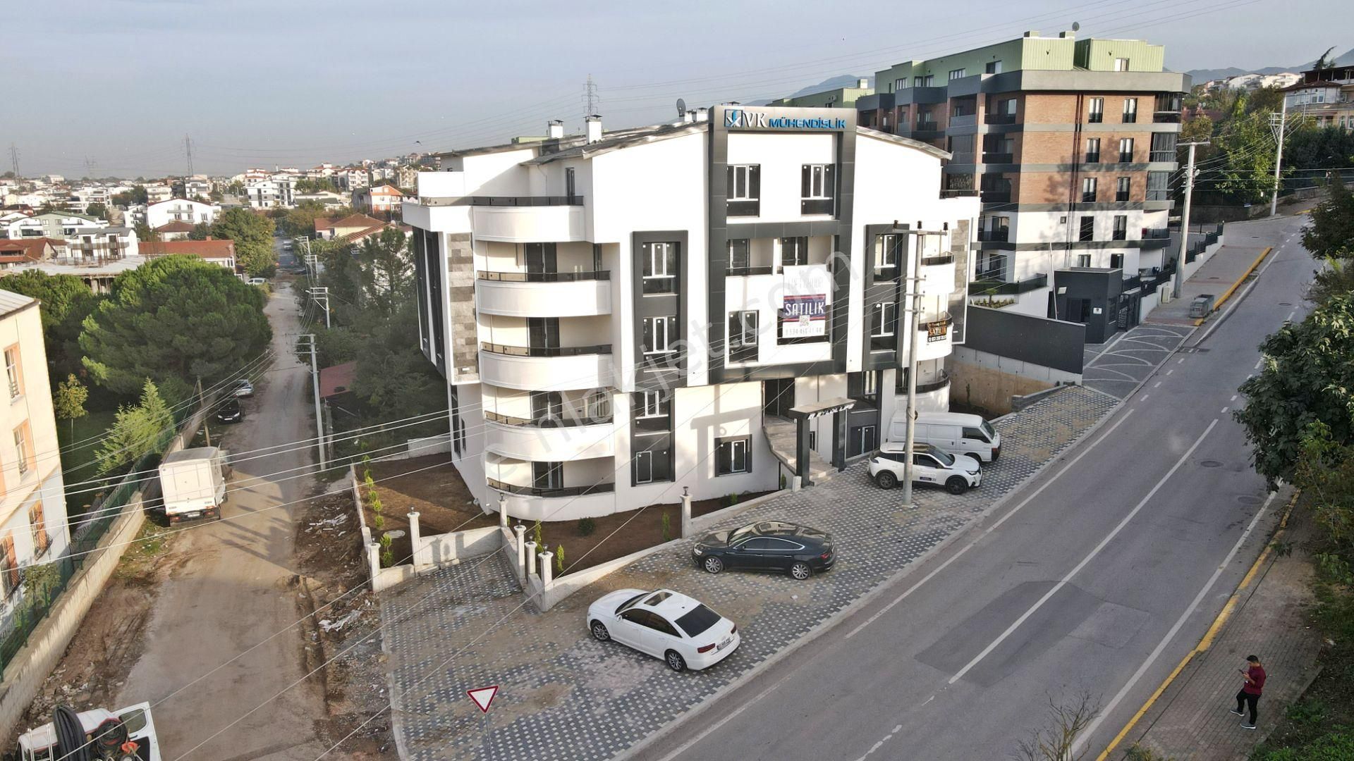 Başiskele Yeşilyurt Satılık Daire  LOFT GROUP GAYRİMENKUL'DEN CADDE ÜZERİNDE 3+1 BAHÇE DUBLEKS