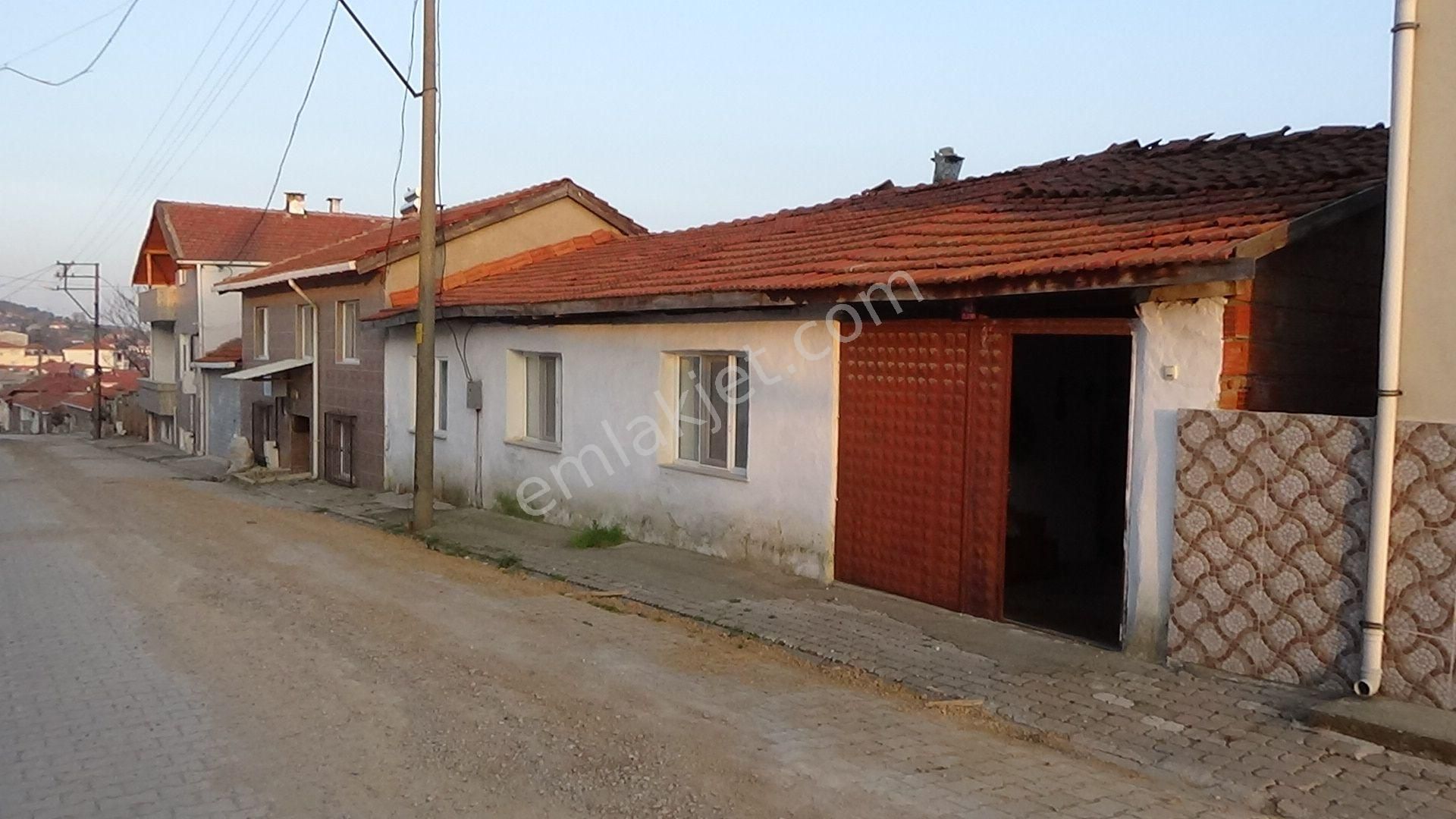 Gönen Sarıköy Satılık Köy Evi  BALIKESİR GÖNEN SARIKÖY DOĞALGAZ KAPIDA