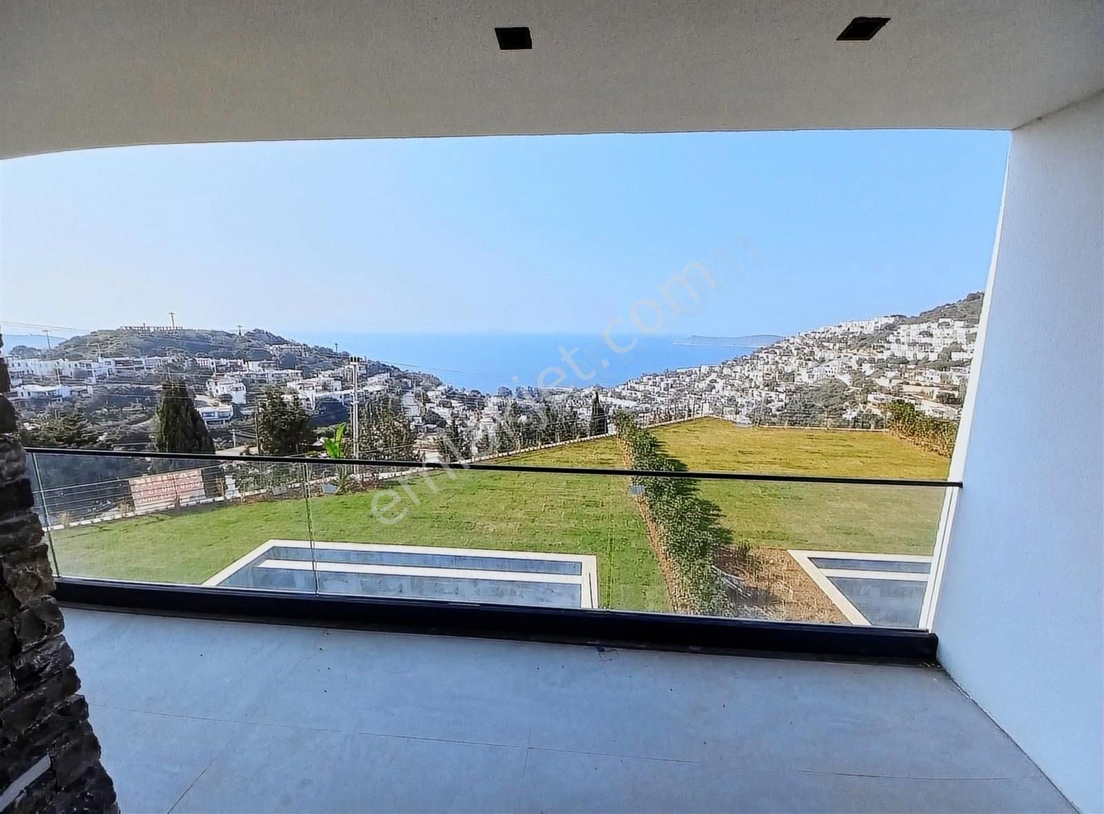 Bodrum Koyunbaba Satılık Villa HARİKA MANZARALI,4+1+3 BANYOLU,GENİŞ BAHÇE VE SONSUZLUK HAVUZLU