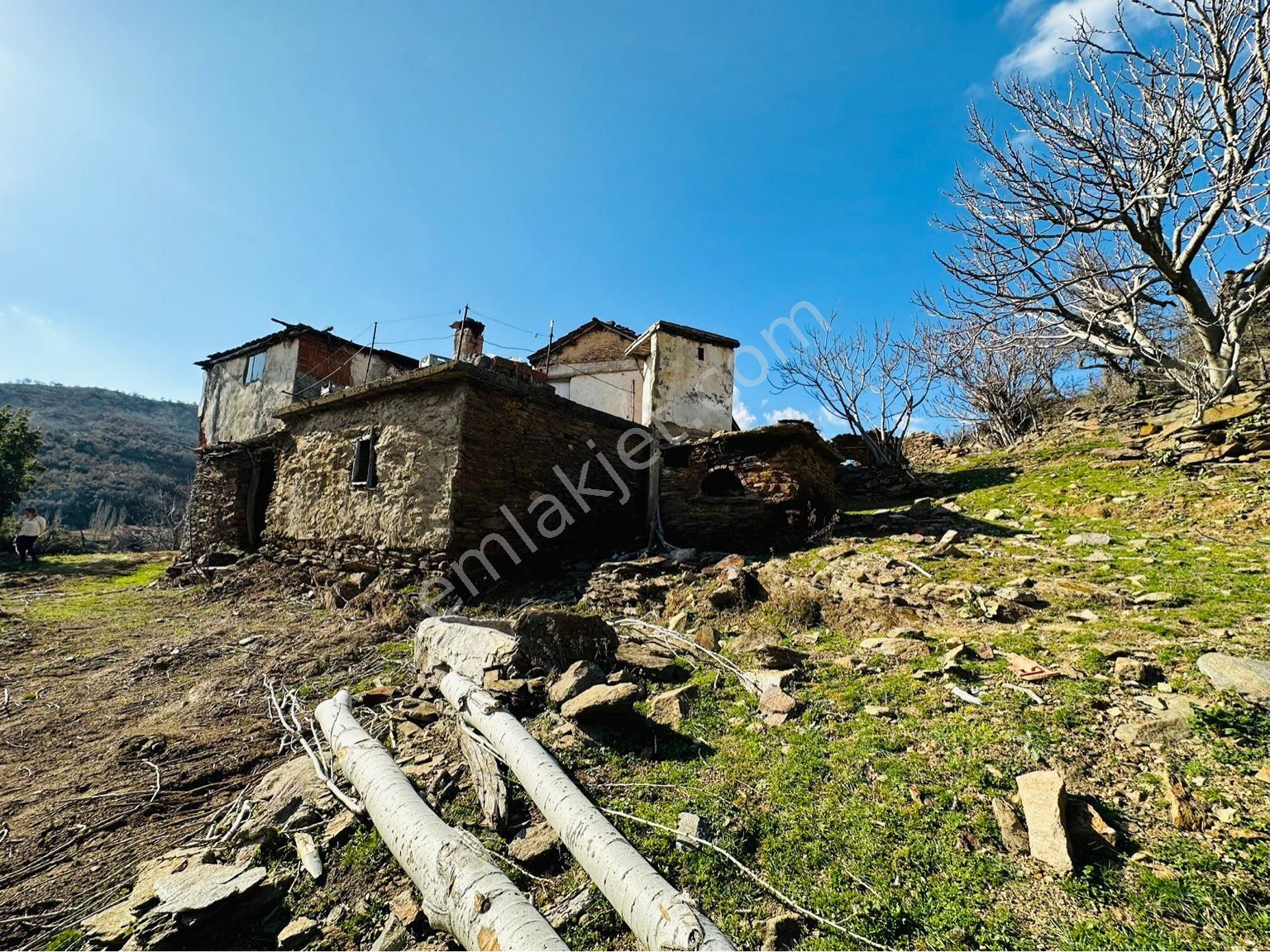 Tire Satılık Köy Evi 3800 M2 Tek Tapu Abonelik Aktif - Görsel 7