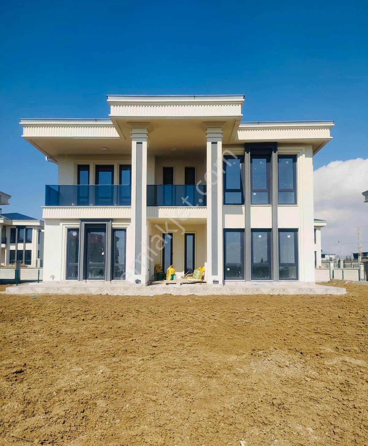 Tuşba Bardakçı Satılık Villa  TUŞBA BARDAKÇI'DA SİTE İÇİ SATILIK SIFIR VİLLA