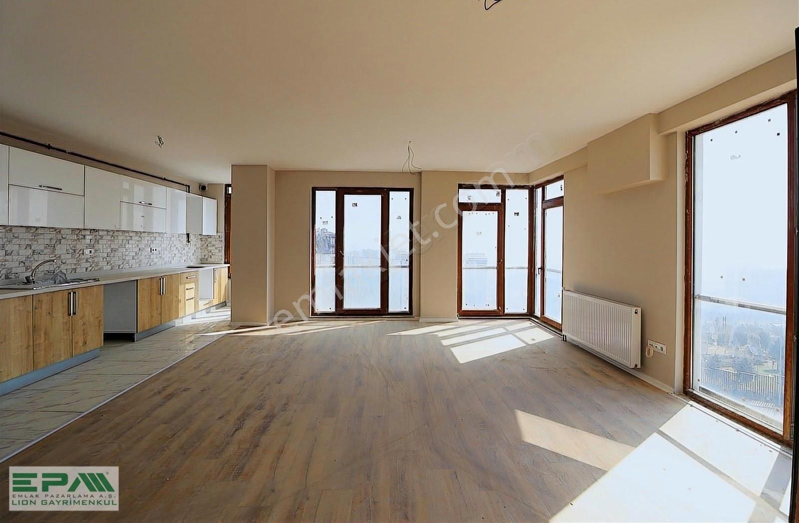 Pendik Fevzi Çakmak Kiralık Daire KAPANMAZ DENİZ, DOĞA VE ŞEHİR MANZARALI, 50 M2 SALONLU DUBLEX