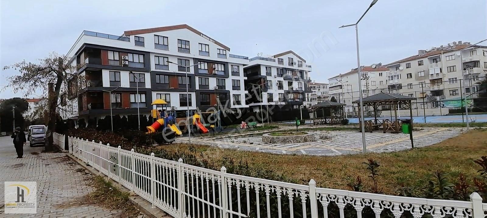 Çınarcık Karpuzdere Satılık Daire ÇINARCIK KARPUZ DERE SAHİLE 100 METRE 1+0 STÜDYO EŞYALI