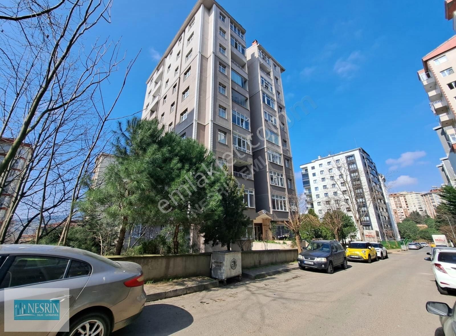 Kartal Uğur Mumcu Satılık Daire NESRİN EMLAK TAN FSM CADDESİNE YAKIN EBEVEYN BANYOLU 3+1