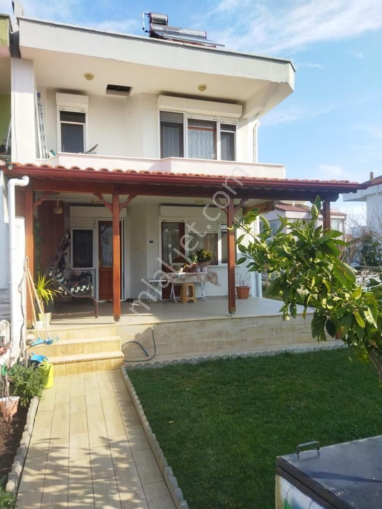 Burhaniye Ali Çetinkaya Satılık Villa DENİZE 300 METRE SATILIK VİLLA