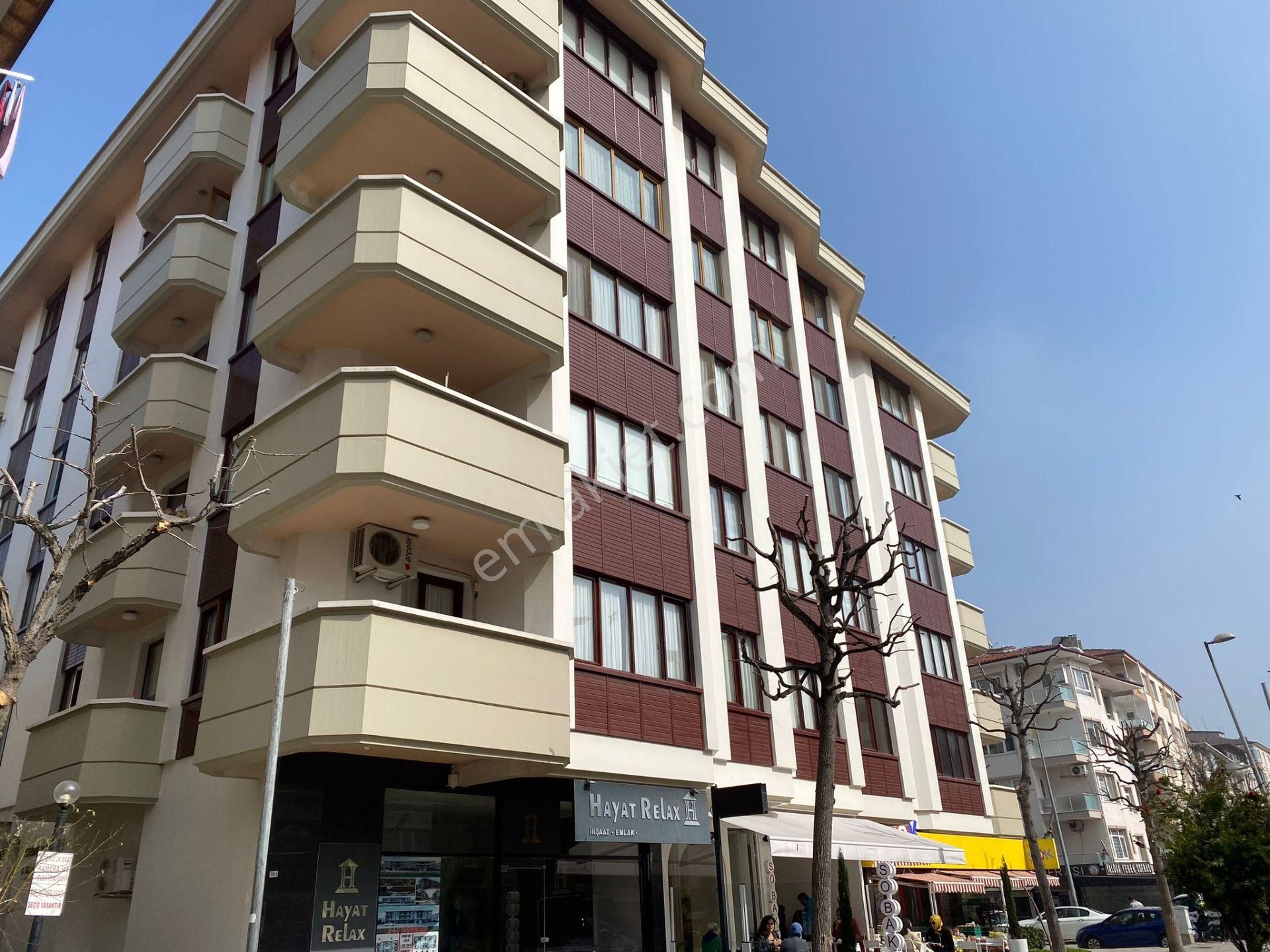 Yalova Merkez Bahçelievler Satılık Daire   Yalova Fatih Caddesi Eminoğlu Evlerinde 3+1 Geniş 145 m2 Satılık Daire!