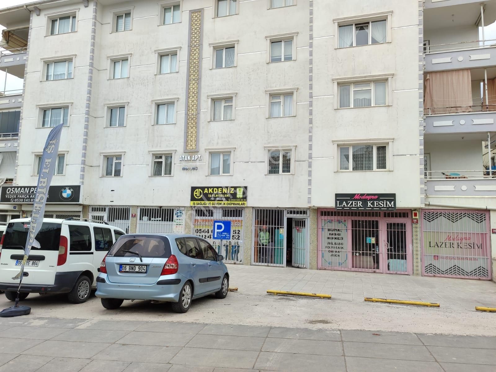 12.cadde üzeri̇nde satilik 125  metrekare dükkan