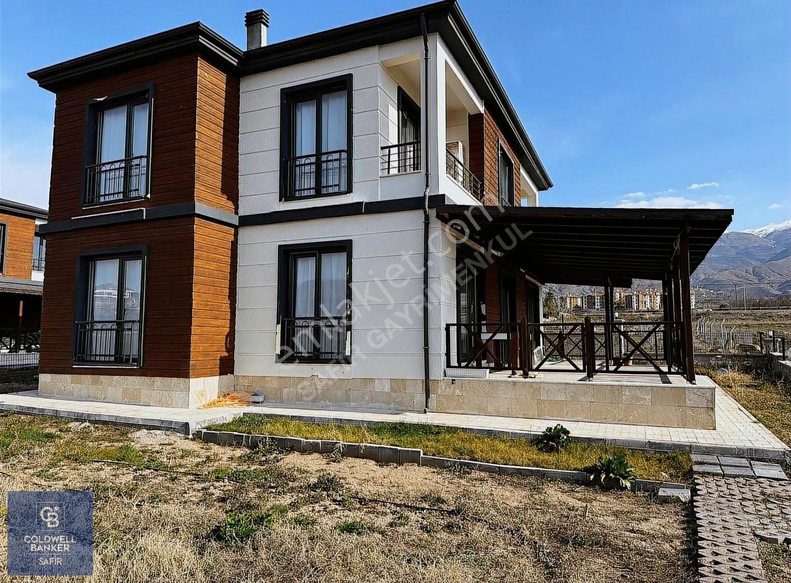 Kale Düztarla Satılık Villa CB SAFİR'dn KALE'de PANORAMİK GÖL MANZARALI SATILIK LÜX VİLLALAR