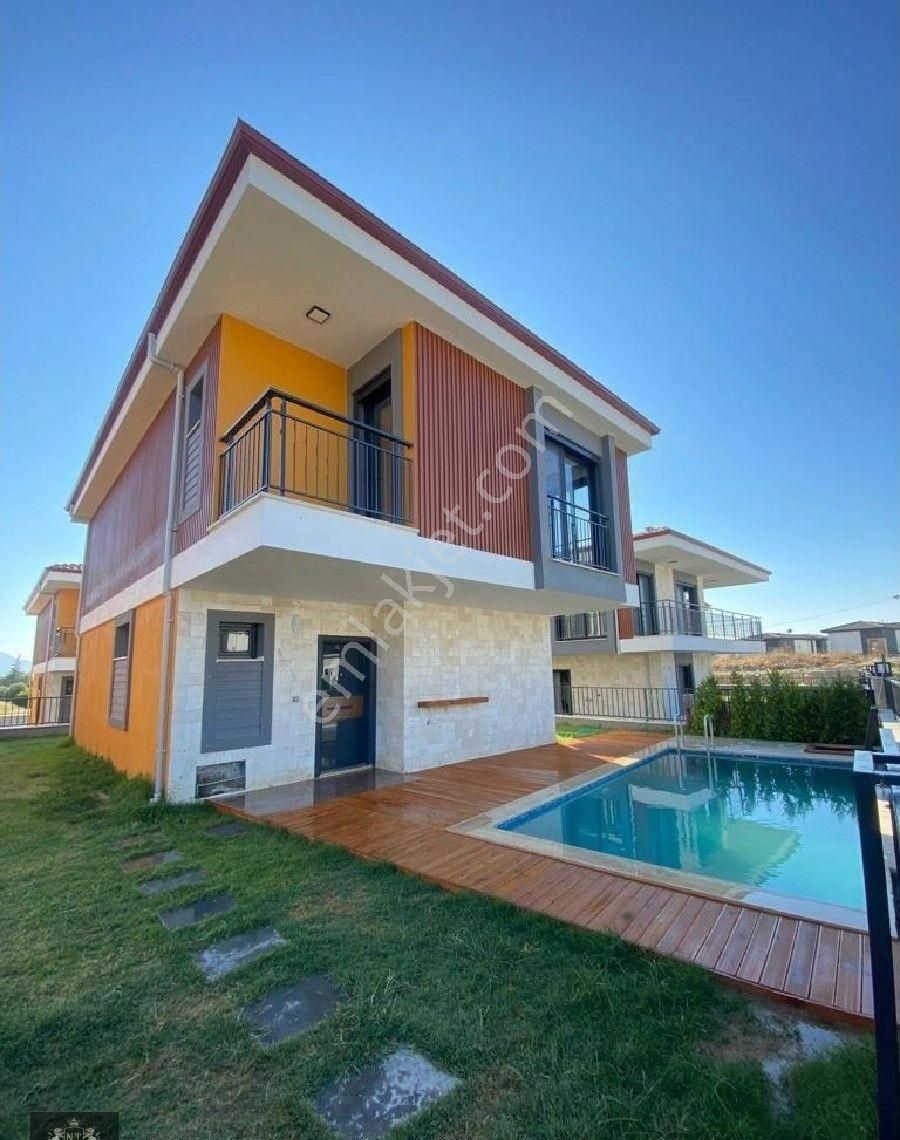 Kuşadası Davutlar Satılık Villa Kuşadası Davutlarda Satılık 3+1 Müstakil Villa