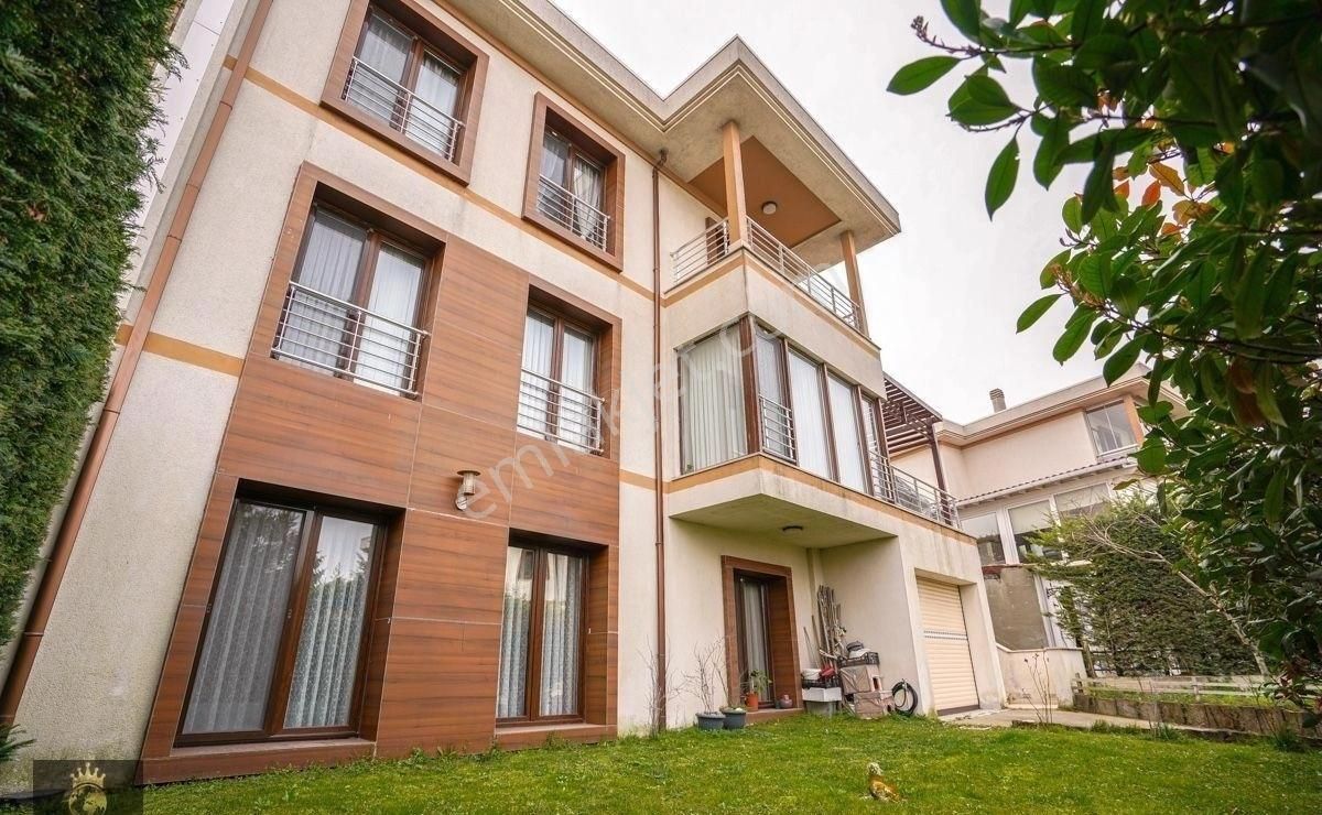 Başakşehir Bahçeşehir 1. Kısım Satılık Villa Kelebekler Vadisi Satılık Tripleks  5+1 Villa