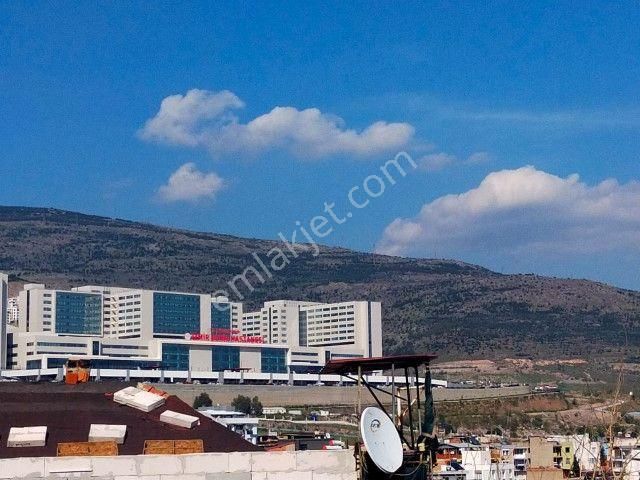 Bayraklı Muhittin Erener Satılık Bina  Bayraklıda 390 m2 Satılık Komple Bina