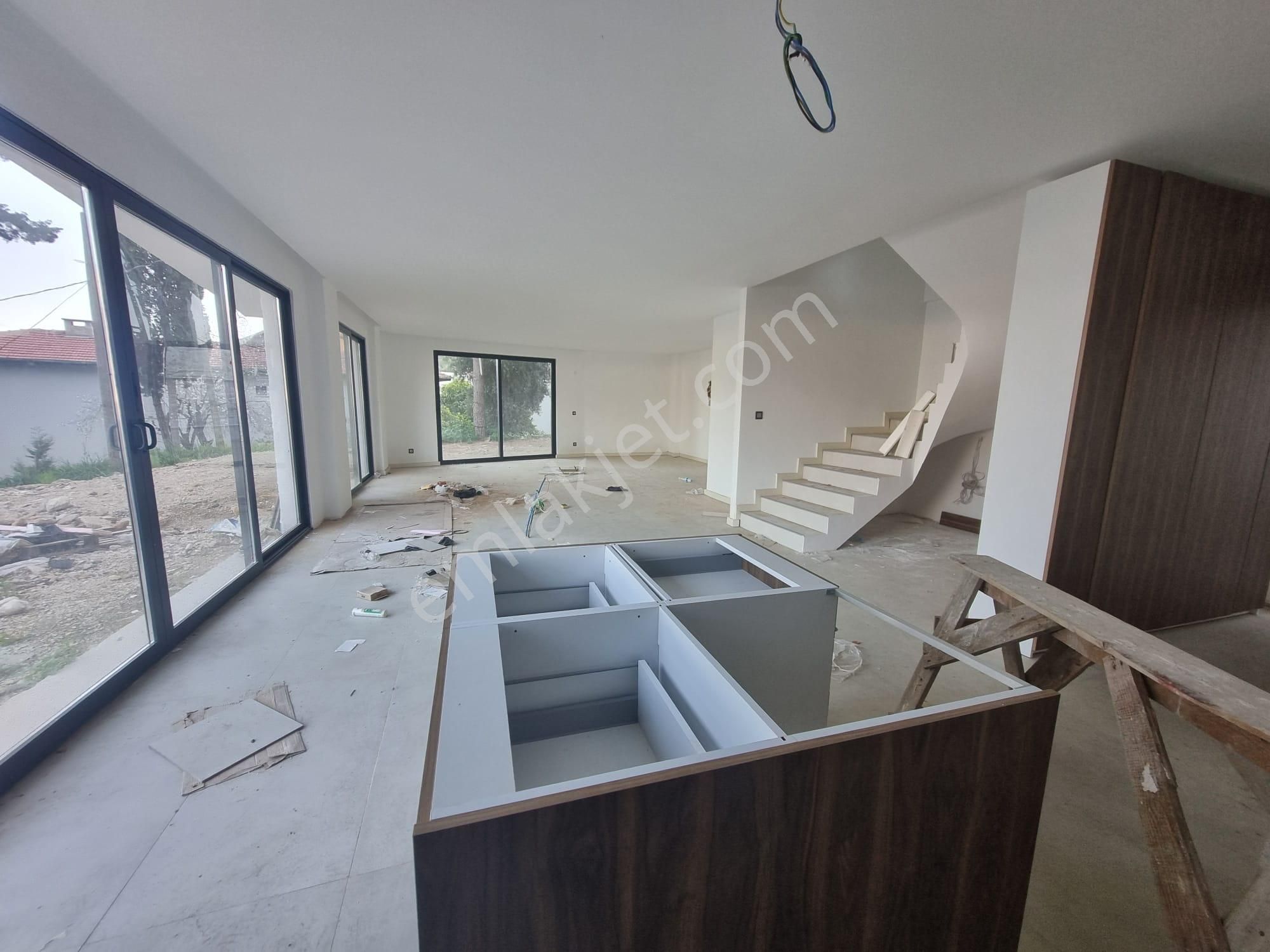 Alanyanın Göz Bebeği Kalede Satılık Triplex 7+1 Oda Villa - Görsel 4