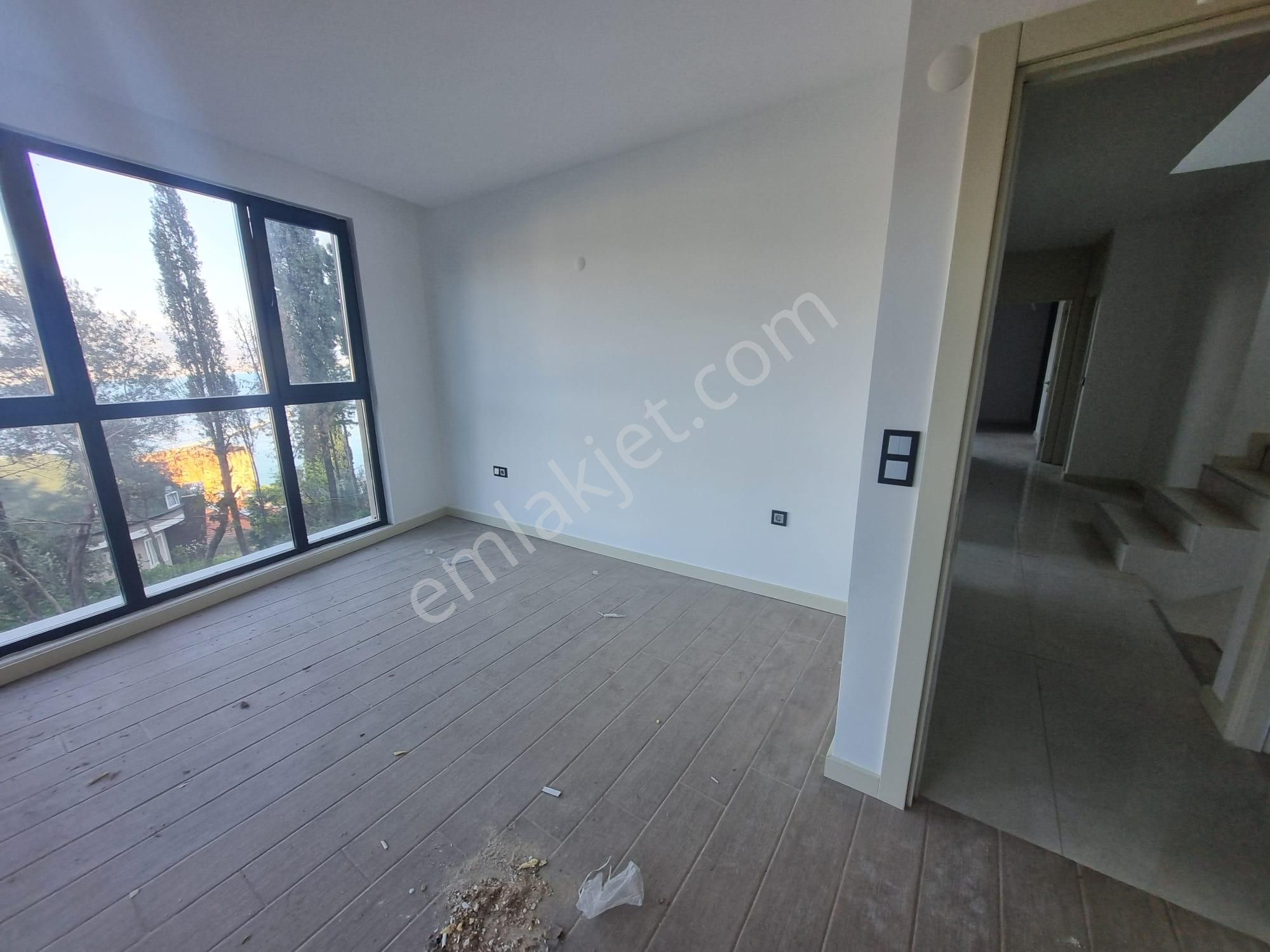 Alanyanın Göz Bebeği Kalede Satılık Triplex 7+1 Oda Villa - Görsel 6