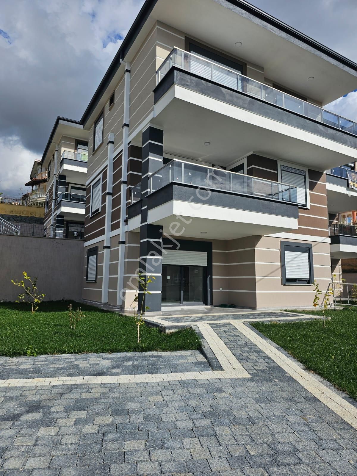 Edremit Altınoluk Satılık Villa Villa Avcısından Altınolukta Sıfır Deniz Manzaralı 4+2 Villa