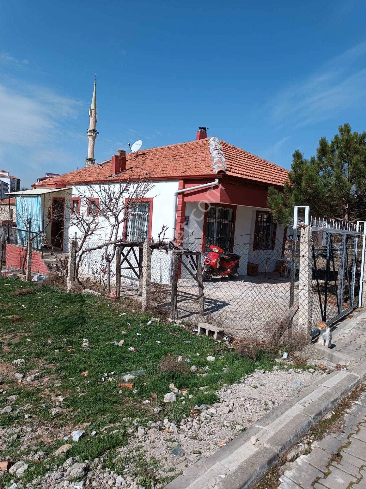 Kırıkkale Merkez Sanayi Satılık Müstakil Ev  kırıkkale merkez sanayi mahallesi 7 yıllık satılık müstakil ev 