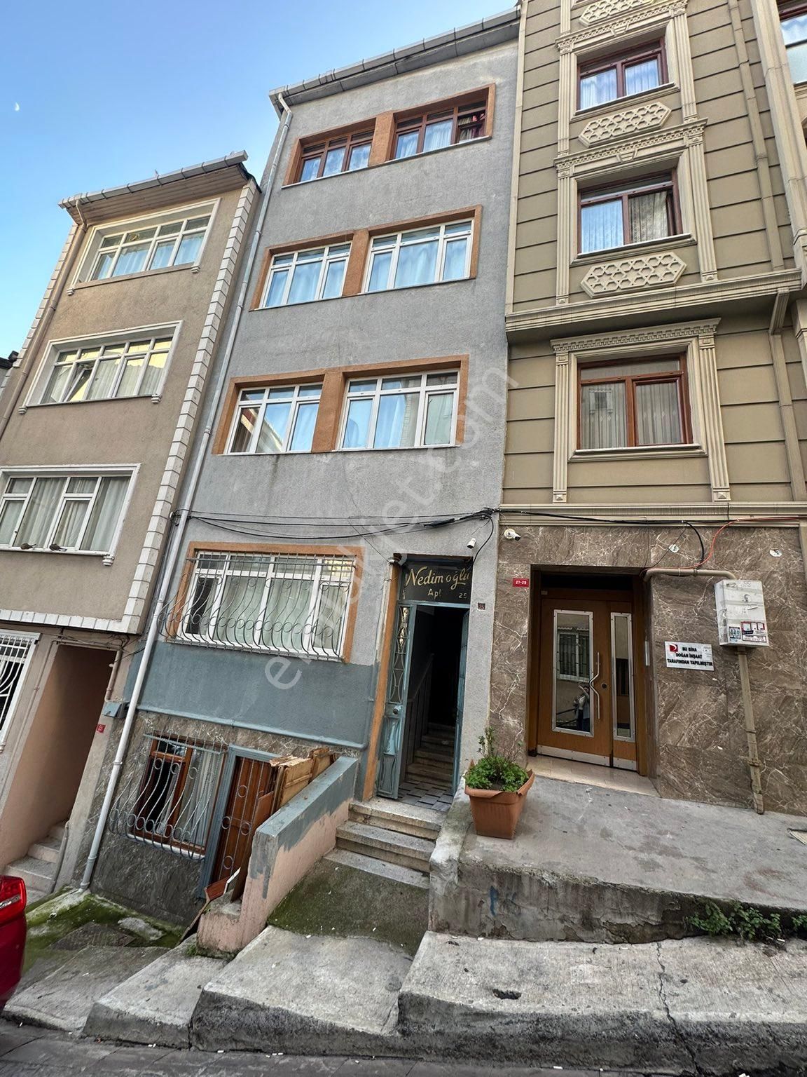 Beyoğlu Kaptanpaşa Satılık Bina BEYOĞLU KASıMPAŞA KAPTANPAŞA MAHALLESİNDE YATIRIMLIK KOMPLE BİNA