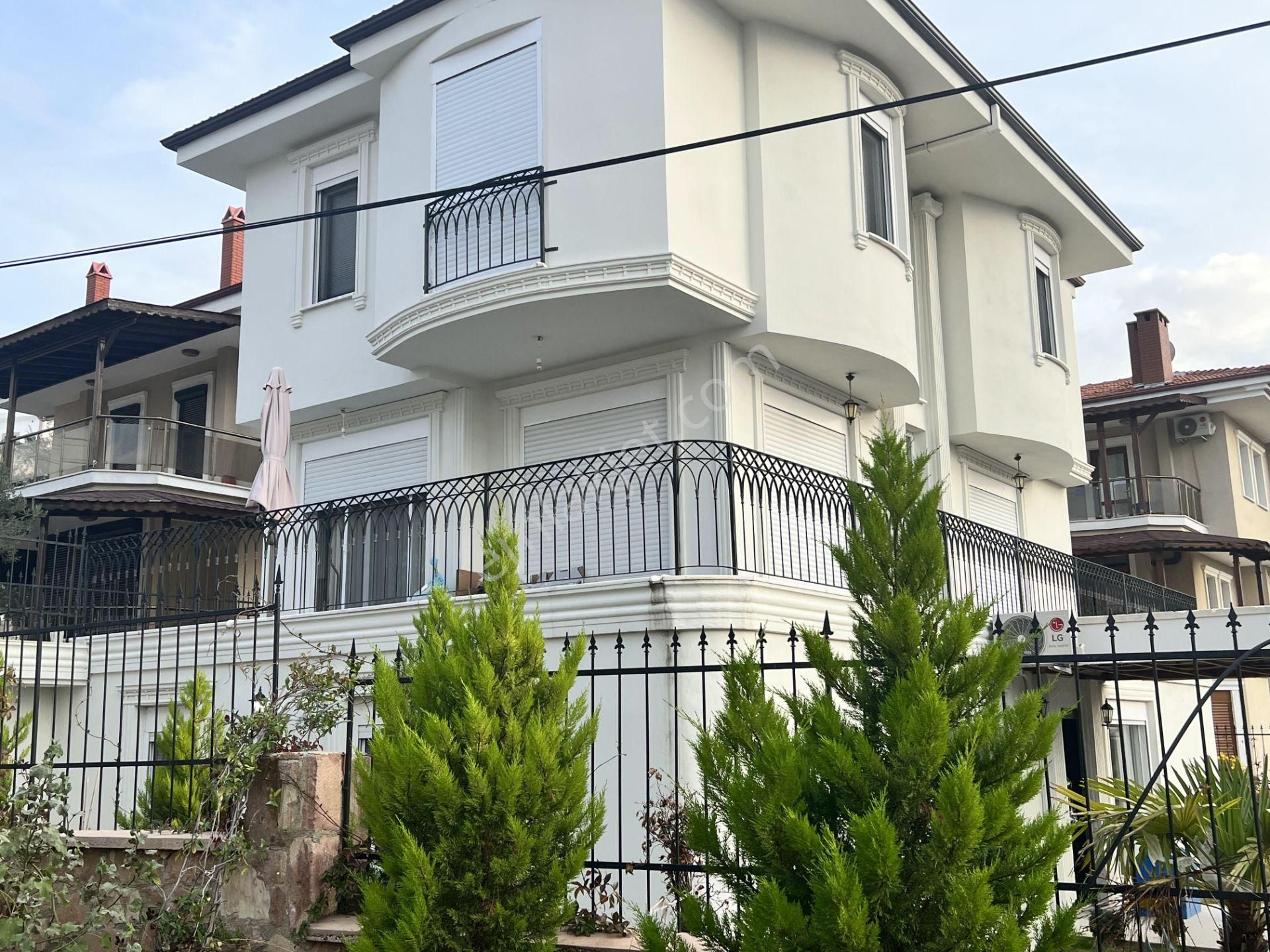 Ayvalık Sakarya Satılık Villa  BALIKESİR AYVALIK TA SATILIK MUHTESEM VİLLA.DENİZ MANZARALI