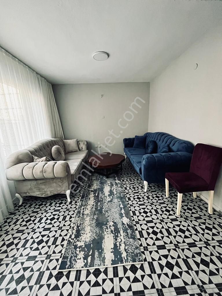 Karabağlar Bahçelievler Günlük Kiralık Daire ÜÇYOL METRO YAKINI ,YEŞİLYURT DEVLET HASTANESİ YAKINI 1+0 , 1+1 GÜNLÜK VE SAATLİK DAİRELER