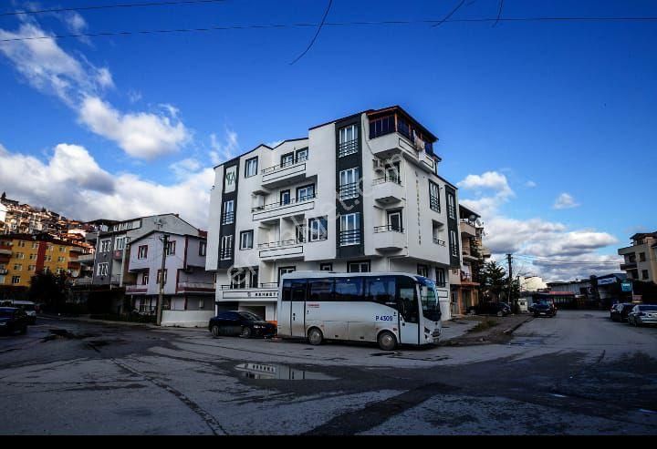 İzmit Yenişehir Satılık Daire yenişehir Mahallesi'nde eğimsiz çati dublex