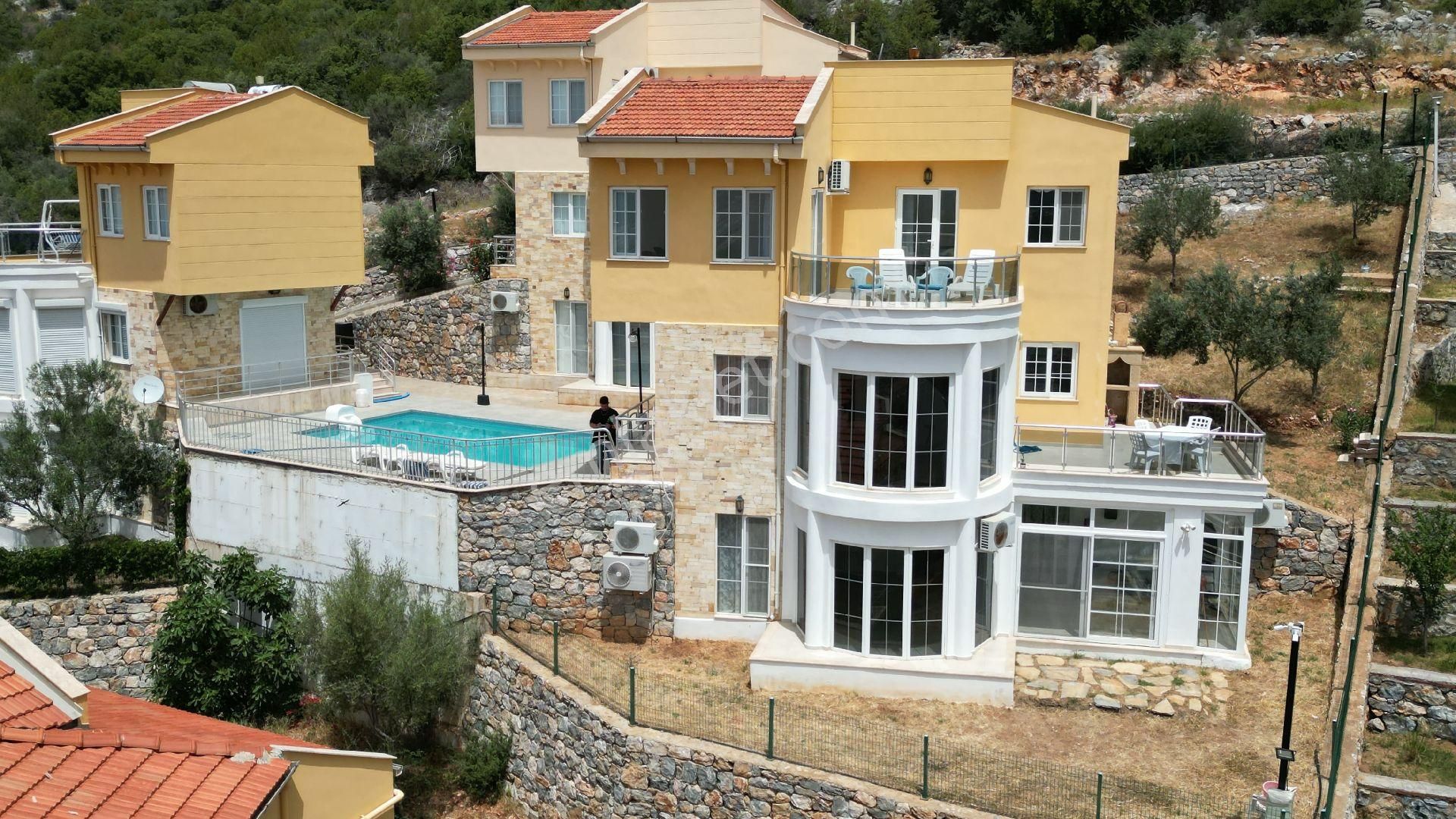 Didim Akbük Satılık Villa DİDİM AKBÜK'TE  DENİZ MANZARALI FULL EŞYALI 4+1 VİLLA 