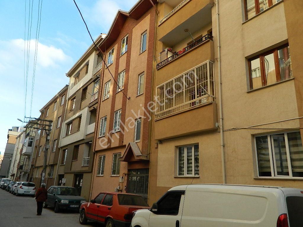 Tepebaşı Işıklar Satılık Daire  BAŞKAN EMLAKTAN SATILIK IŞIKLAR MAHALLESİNDE 2+1 DAİRE