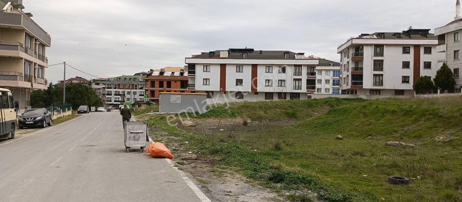 Beylikdüzü Kavaklı Satılık Konut İmarlı Beylikdüzü Kavaklı'da Yaşam Vadisi'nin Kenarında Merkezi Konumda Satılık Arsa