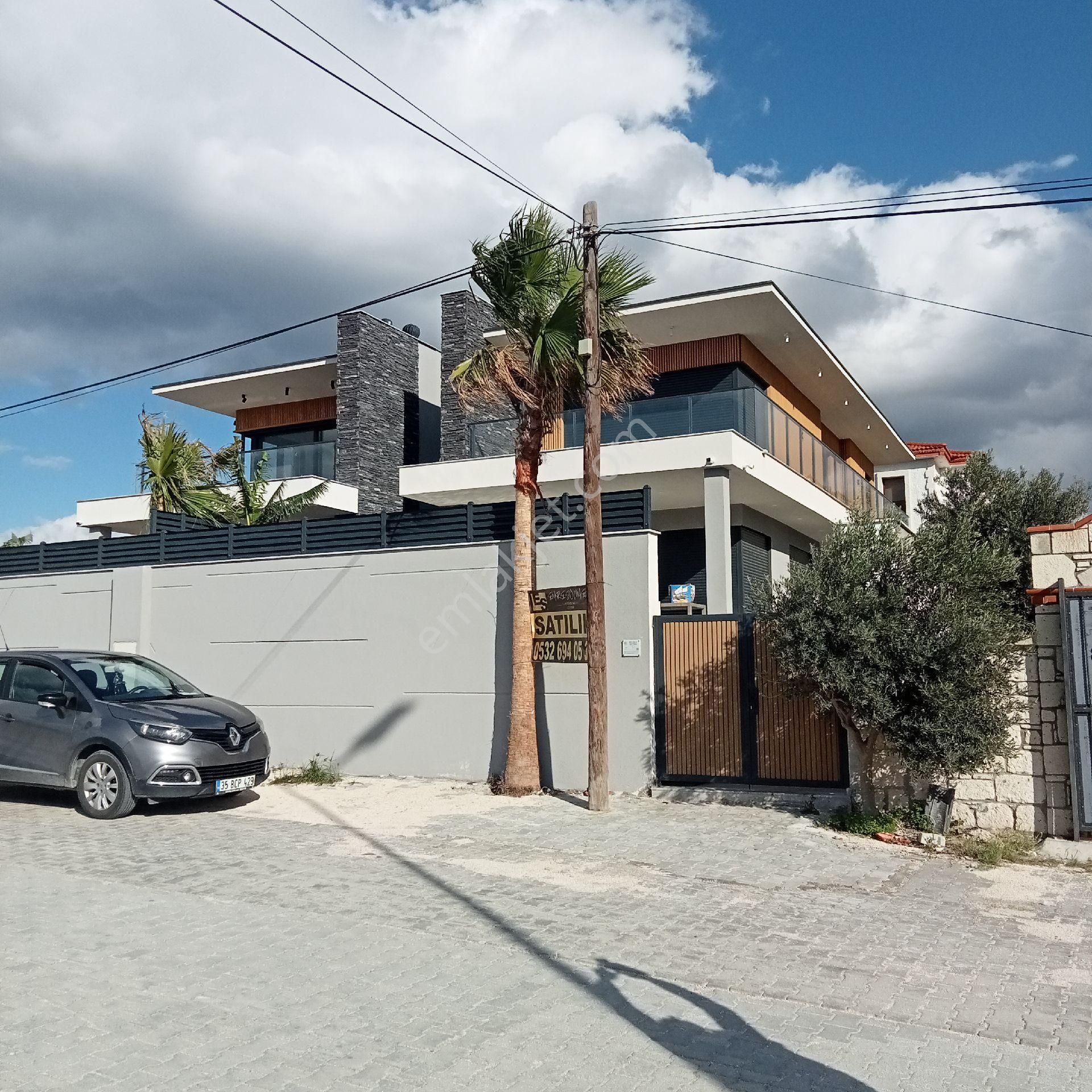 Çeşme Alaçatı Satılık Villa EMRE SÖNMEZ'DEN ALAÇATI DA SATILIK LÜKS VİLLA 