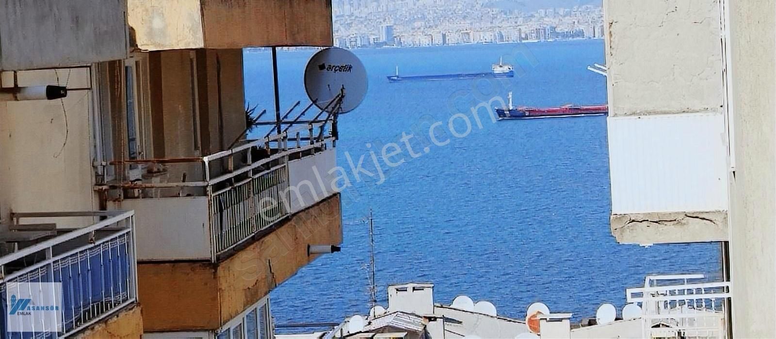 Konak Kemal Reis Satılık Daire Asansör Emlak'tan 3+1 Kısmi Deniz Manzaralı Çift Cephe Balkonlu