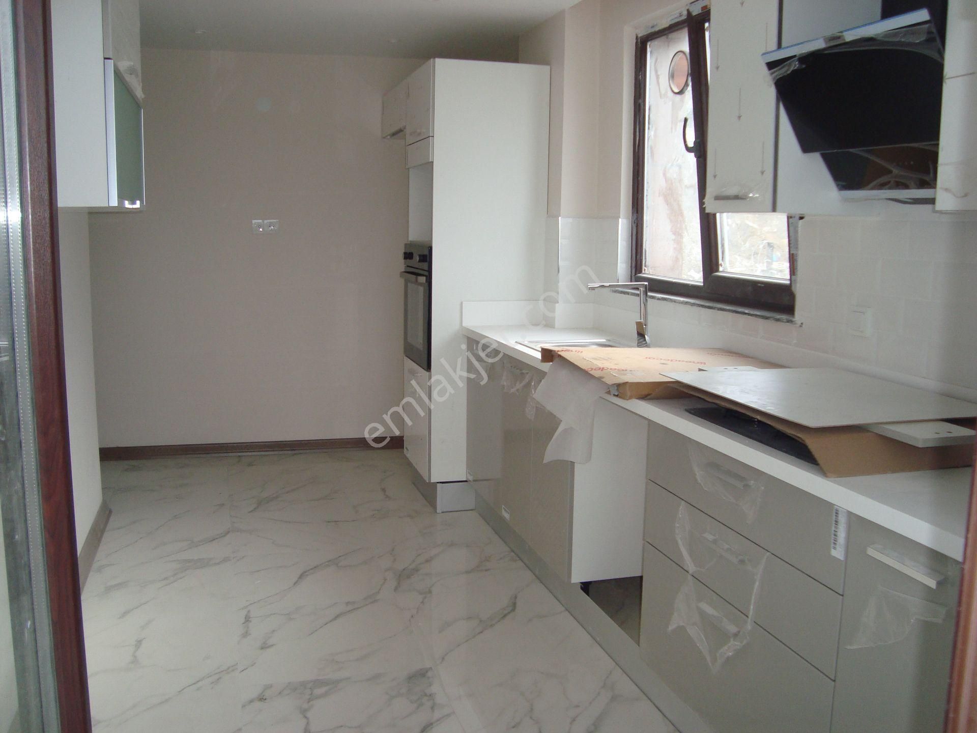 Büyükçekmece Cumhuriyet Mah De Lüx Merkezi Sitede 3+1 Satılık Daire - Görsel 9