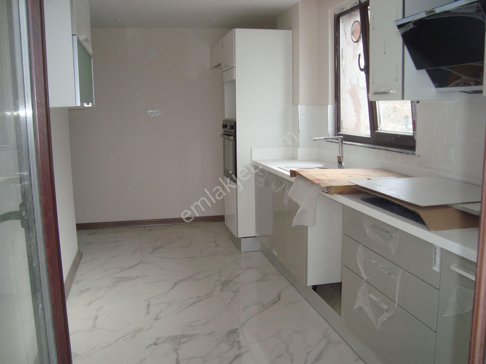 Büyükçekmece Cumhuriyet Mah De Lüx Merkezi Sitede 3+1 Satılık Daire - Görsel 10