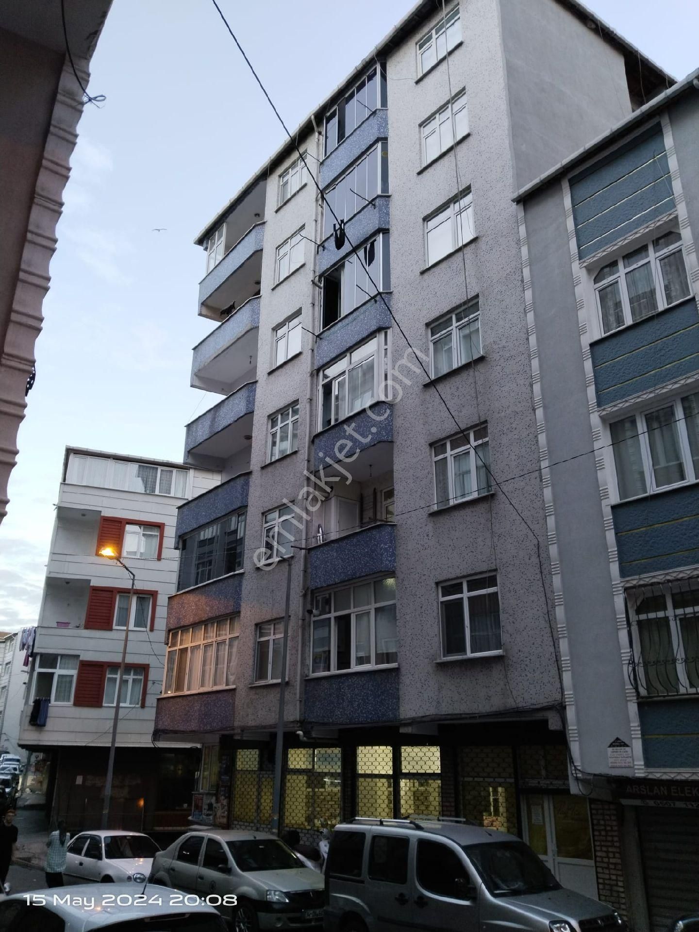 Şişli Mahmut Şevket Paşa Satılık Daire UMUT EMLAKTAN KULLANIŞLİ SATILIK DAİRE 