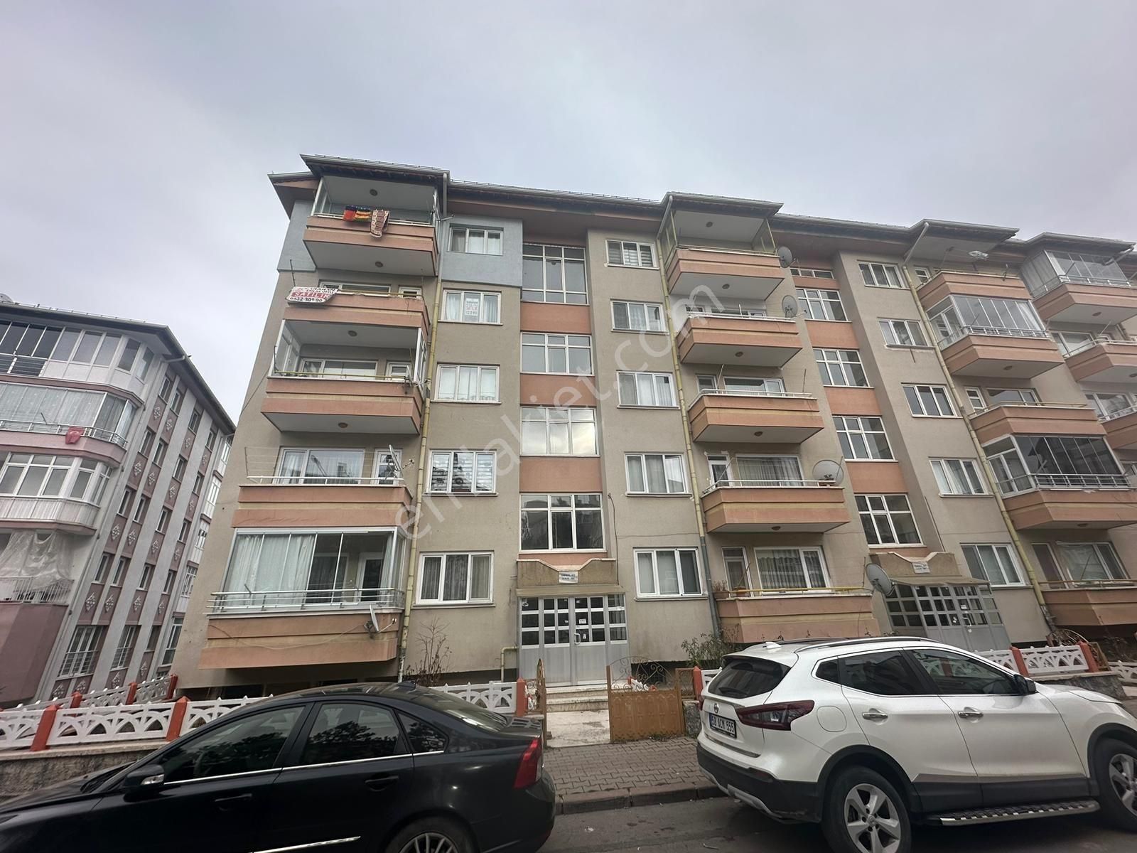 Sivas Merkez Mimar Sinan Satılık Daire 🌈KARAHAN EMLAK'TAN SATILIK DAİRE🌈MİMARSİNAN MAHALLESİNDE 🌈130 M² . 4.KAT . 3+1 FULL YAPILI.