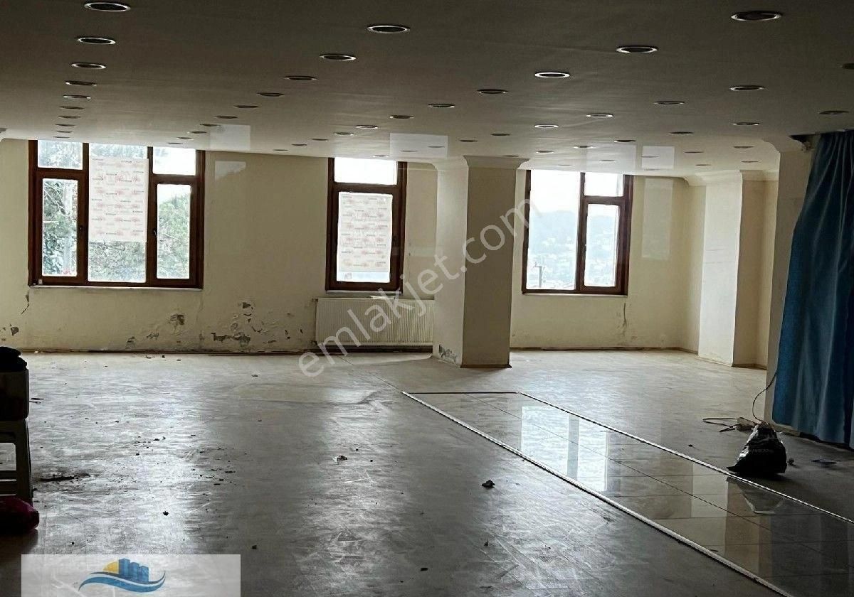 Beykoz Paşabahçe Kiralık Depo Cadde Üzerinde 190 M2 1. Kat Depo