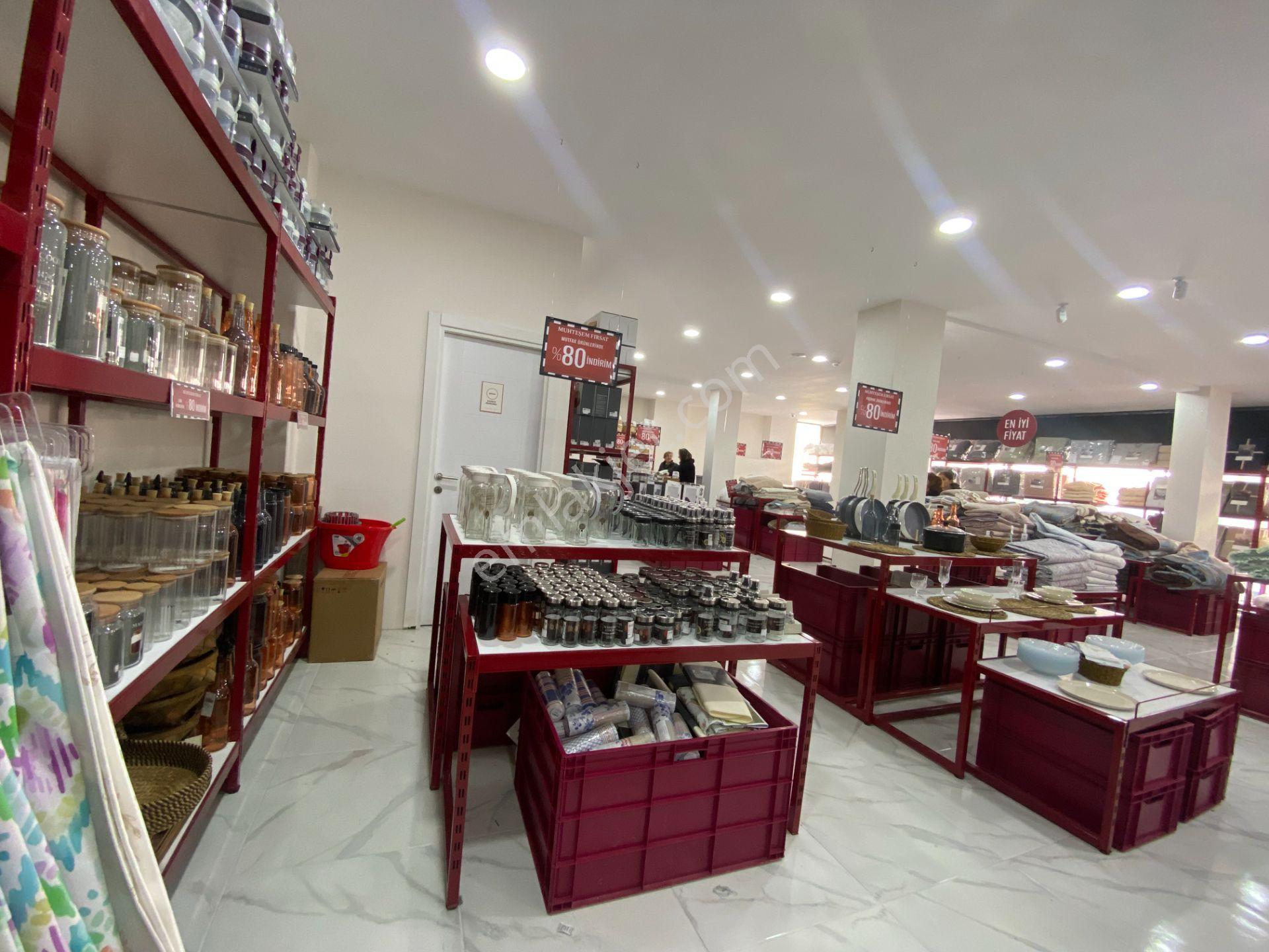 Pendik Kavakpınar’da Kurumsal Kiracılı Satılık 300 M2 Dükkan - Görsel 18