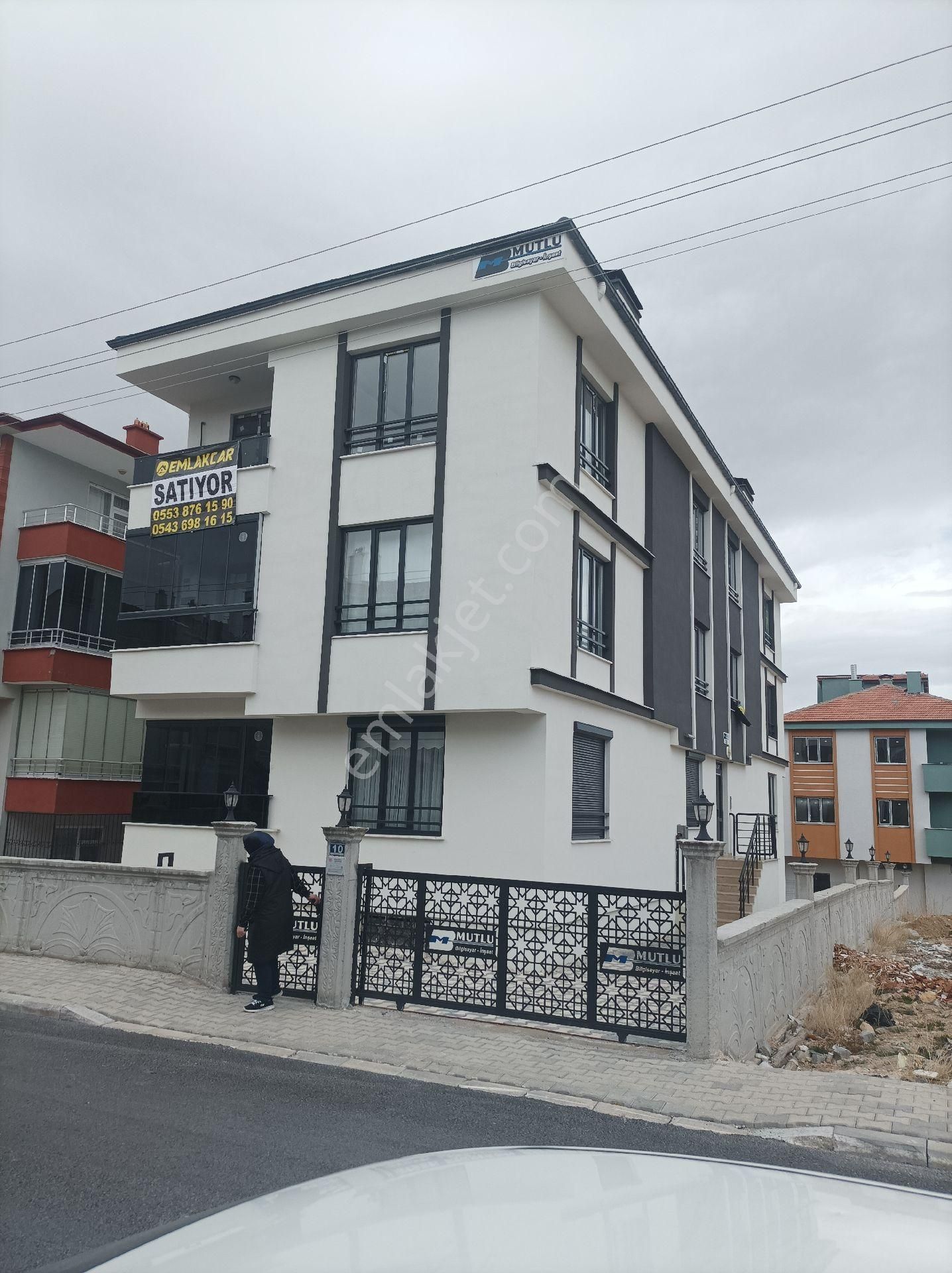 Selçuklu Selahaddin Eyyubi Satılık Daire EMLAKCAR DAN KELEBEKLER VADİSİ KARŞISI SATILIK SONKAT 2+1 DAİRE 