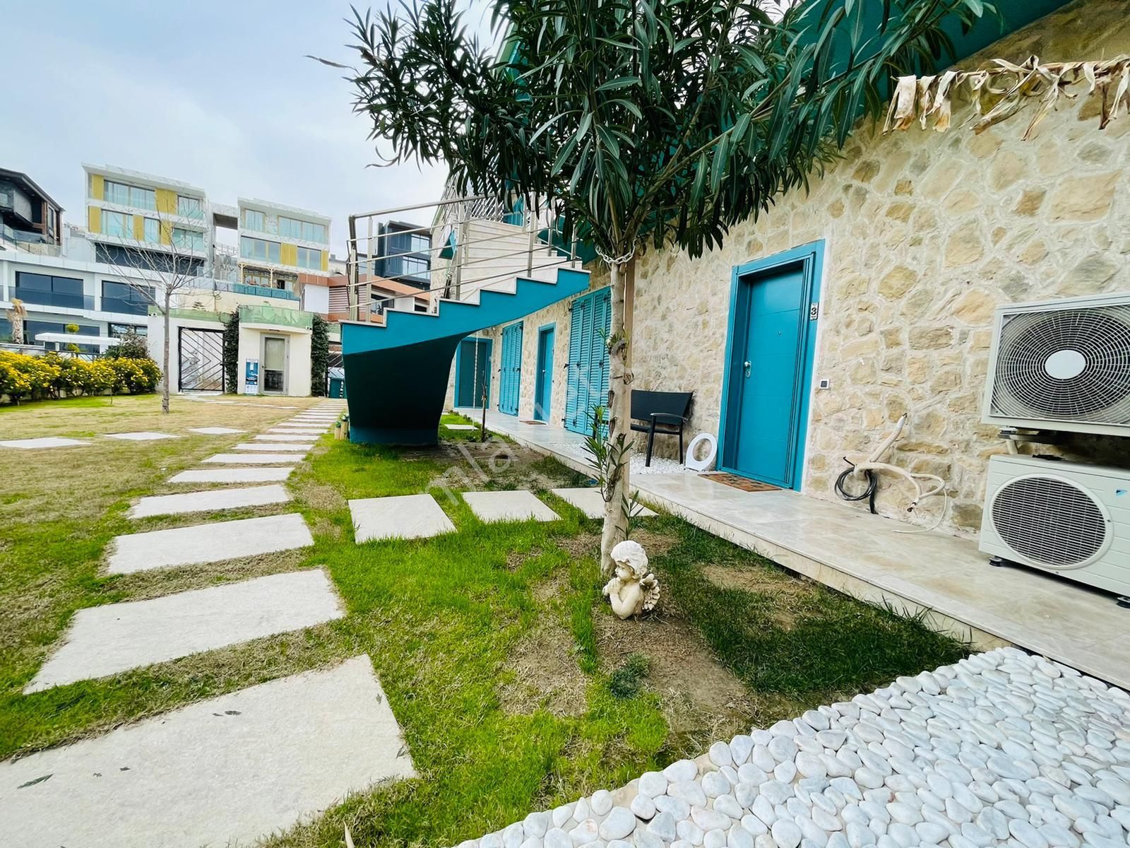 Kuşadası Marınada-sahıle Yakın-manzara-güvenlik-bahçe-havuz-sosyal Alan-yeni-modern-lüx - Görsel 6