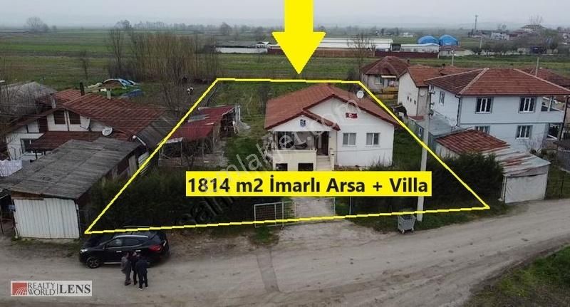 Serdivan Aralık Satılık Villa Serdivan Aralık ta 1814 m2 imarlı arsa içinde satılık villa