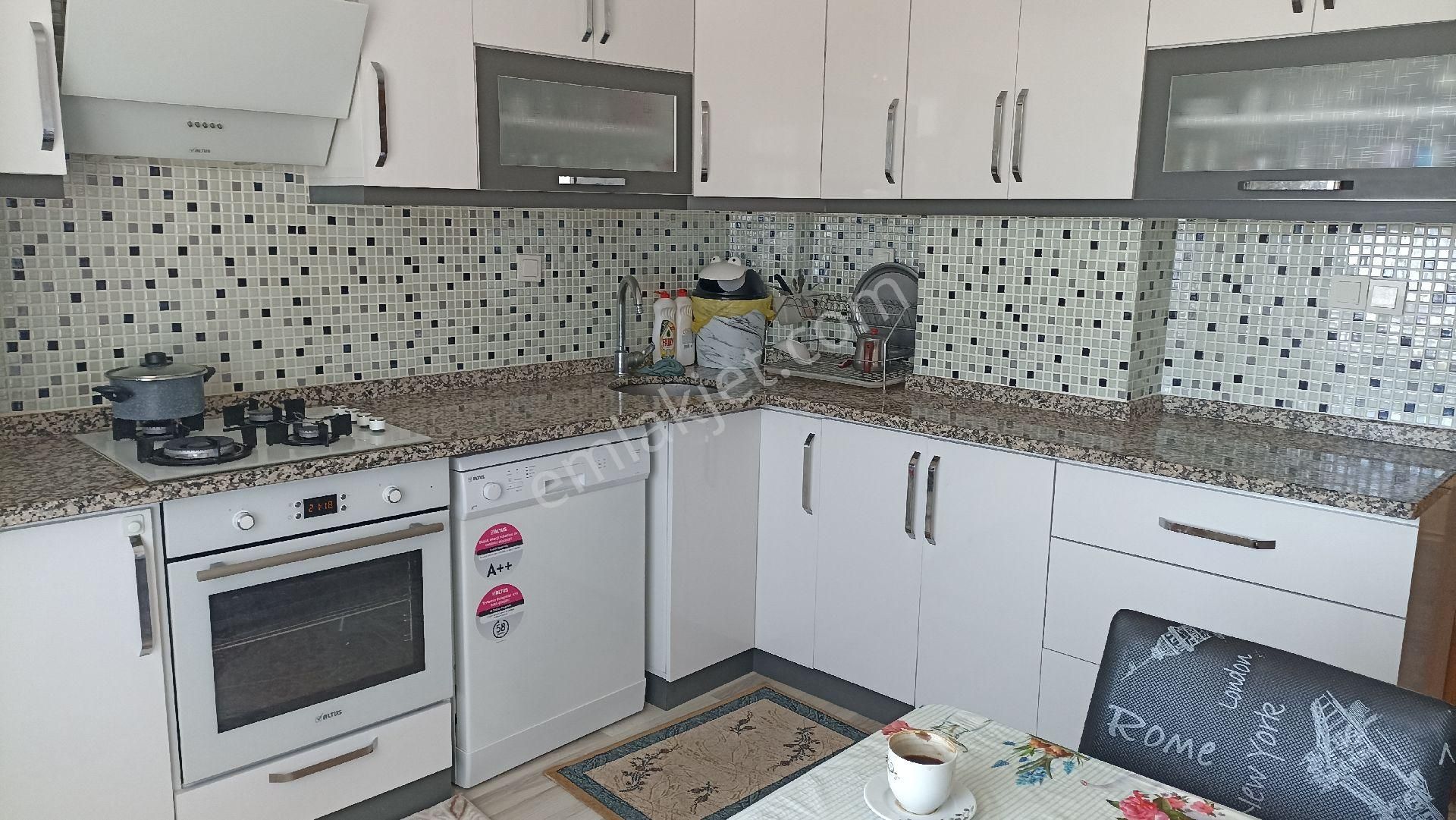 Bergama Zafer Satılık Daire BERGAMA ZAFER MAH SATILIK 140M2 DAİRE