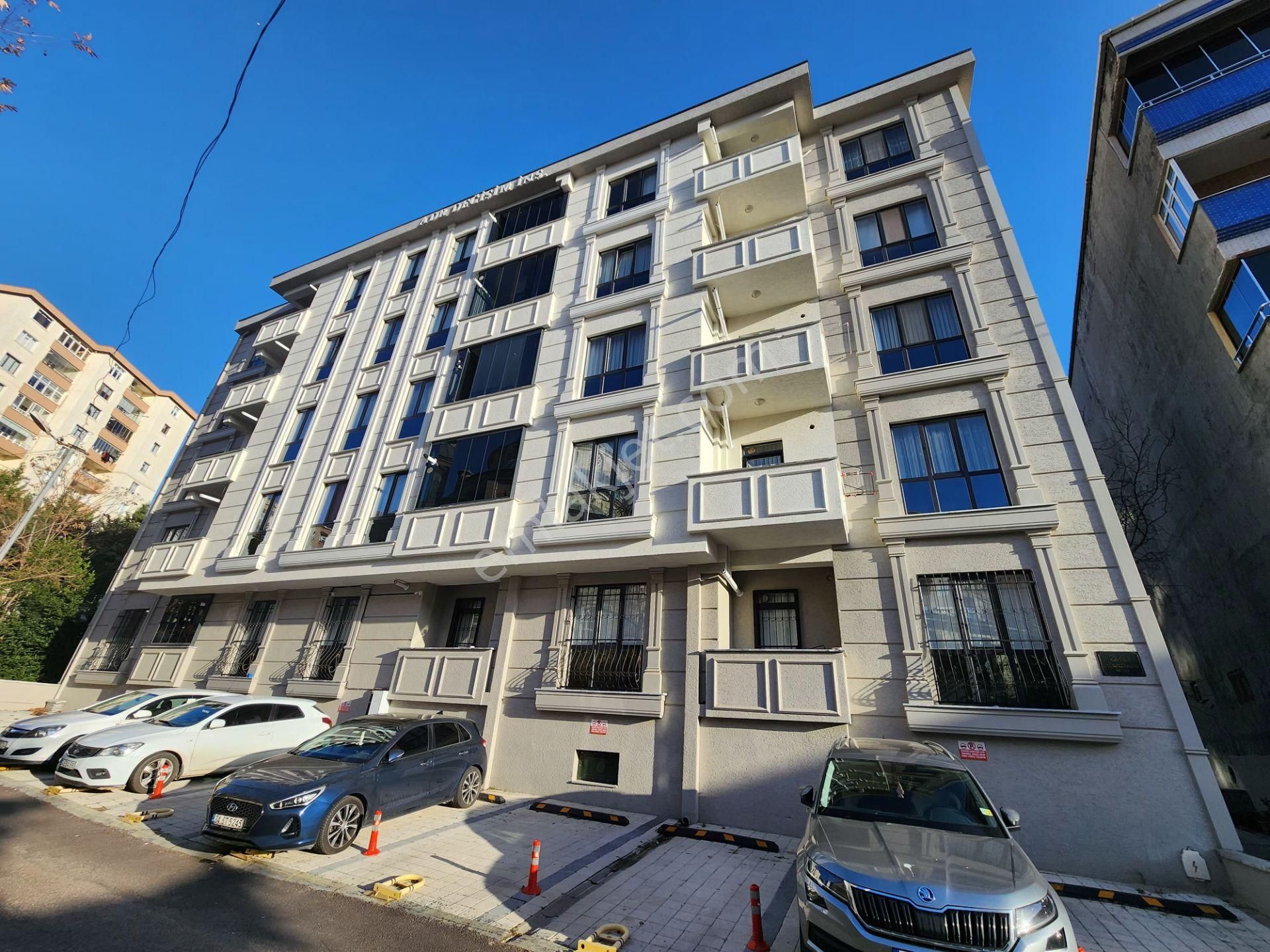 Kartal Karlıktepe Satılık Daire KARTAL MARMARAYA 250 METRE MESAFADE SATILIK 3+1 İSKANLI DAİRE