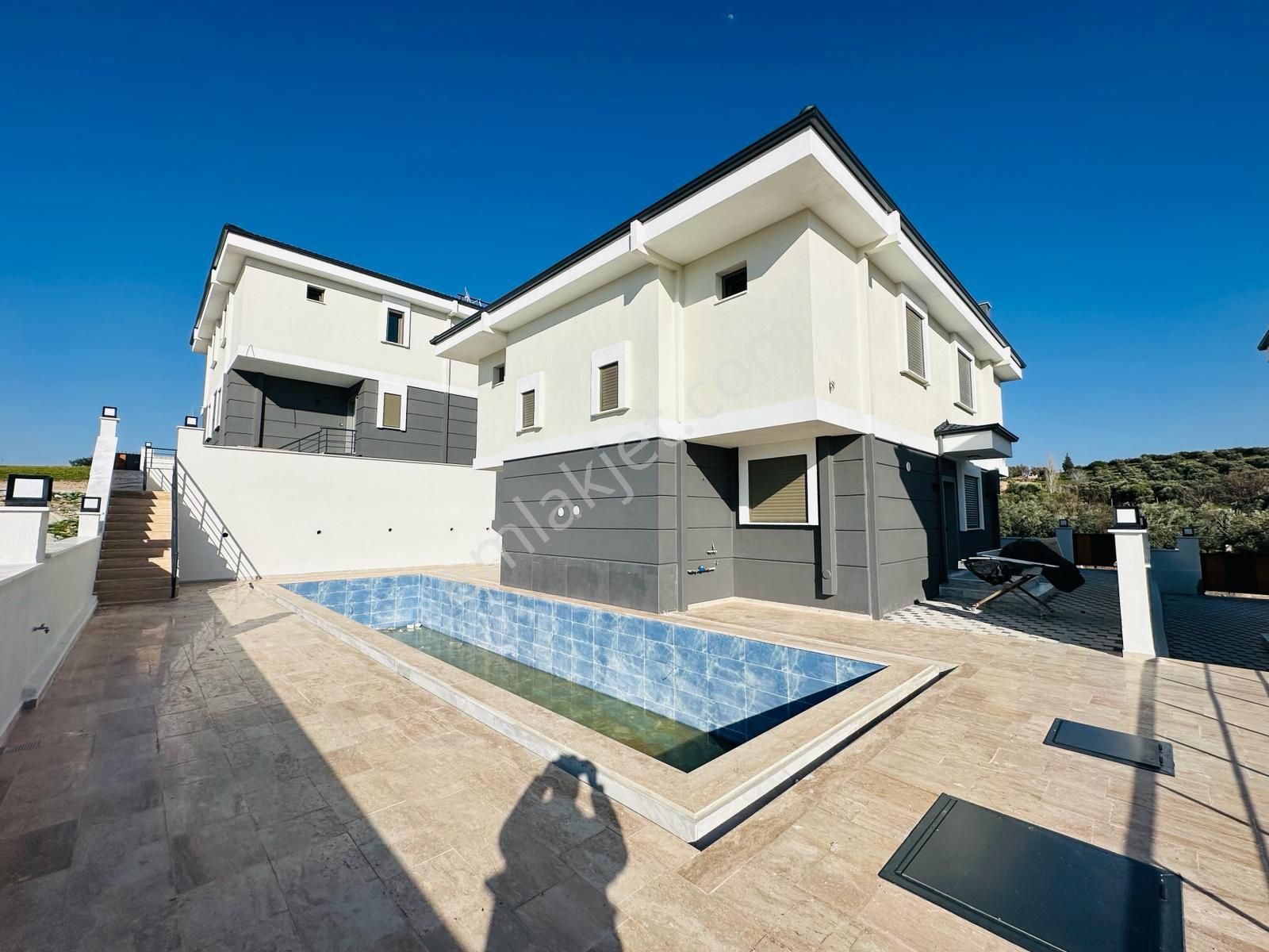 Didim Hisar Satılık Villa Didim Hisarda Satılık Havuzlu Sitede 3+1 Bahçeli Villalar