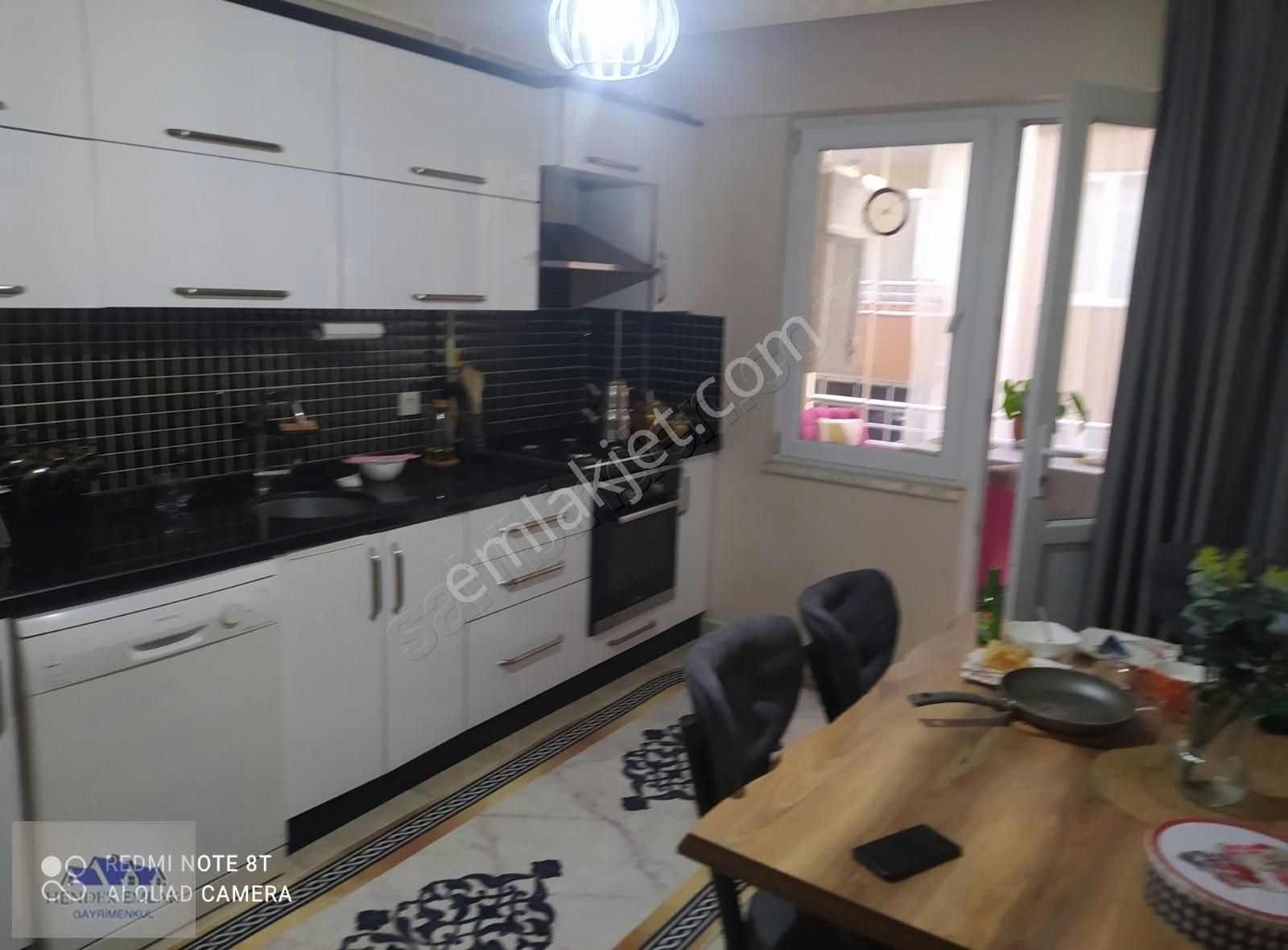 Hendek Yeni Satılık Daire SATILIK 3+1 DAİRE YENİ MAHALLEDE 3+1 ARA KATTA 135 M2 2450 000