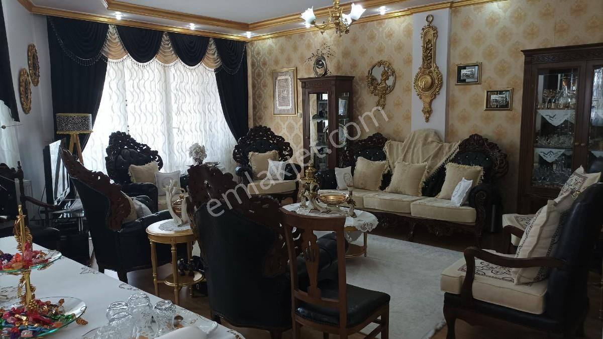 Buca Efeler Satılık Daire EFELER MAH. 3+1 146 M2 SATILIK DAİRE...