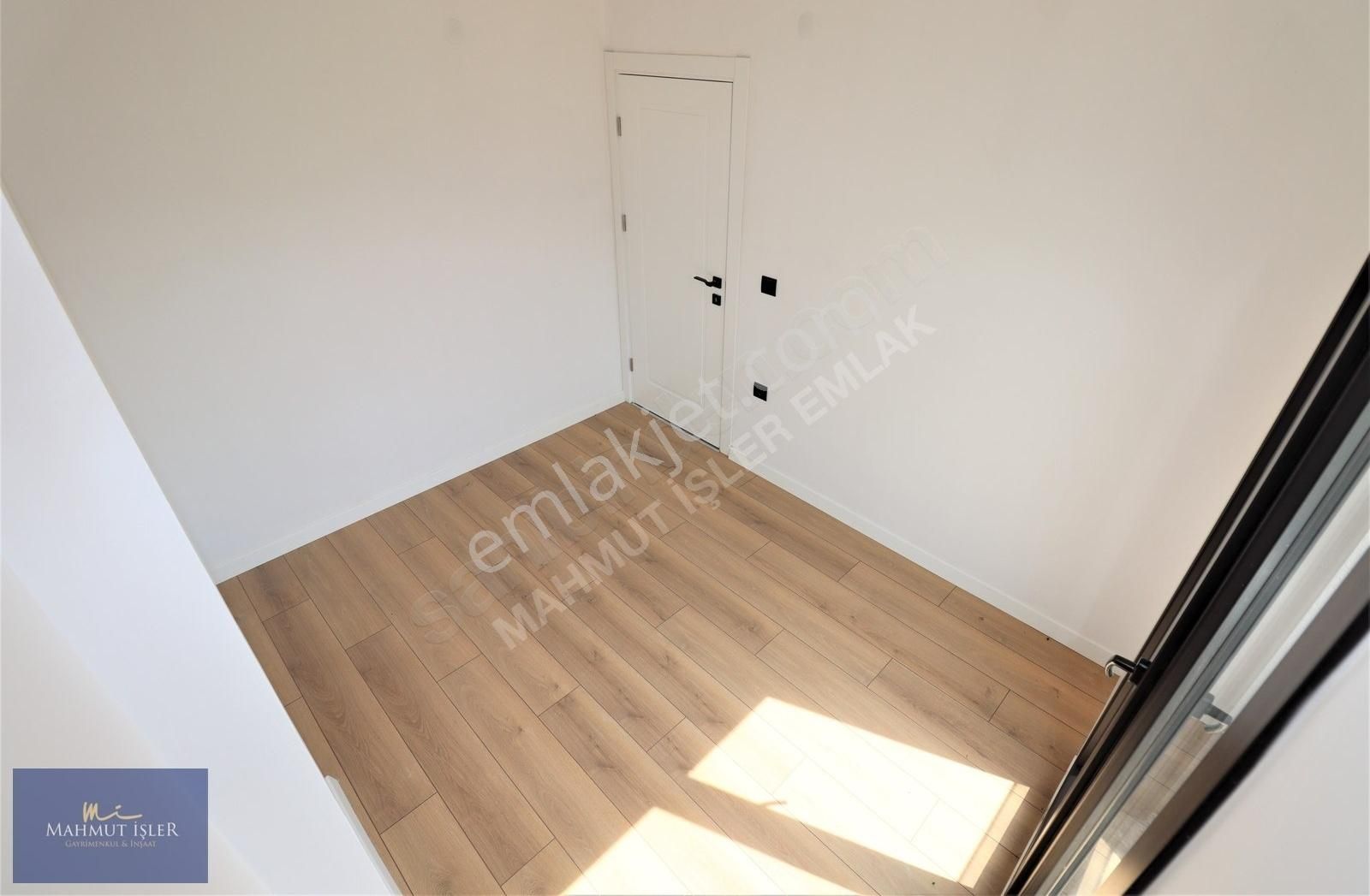 Mahmut İşler'den Gürede Tam Müstakil Havuzlu 5+1 Lüks Villa - Görsel 15