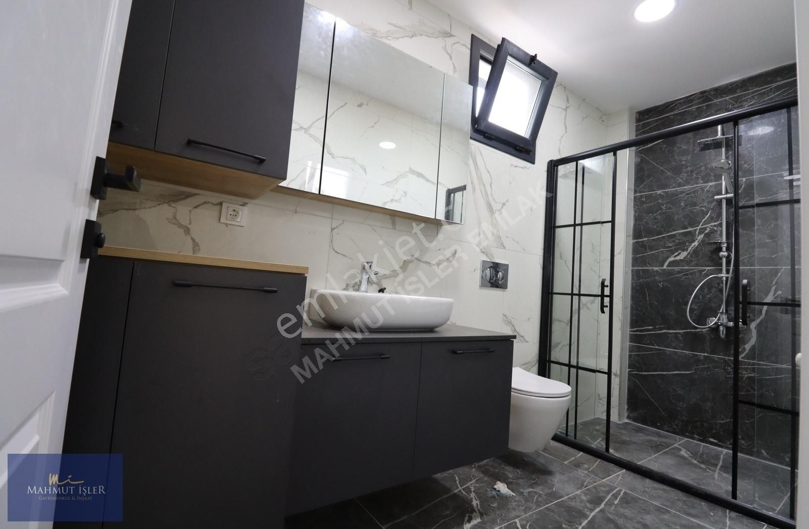 Küçükkuyu Mıhlı'da Satılık Müstakil Bahçeli 3+1 Lüks Villa - Görsel 19