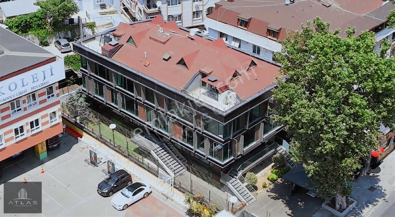 Bakırköy Şenlikköy Kiralık Ofis Atlas'tan Florya Caddesi Üzerinde, 215m2, Ticari Tapulu, İskanlı